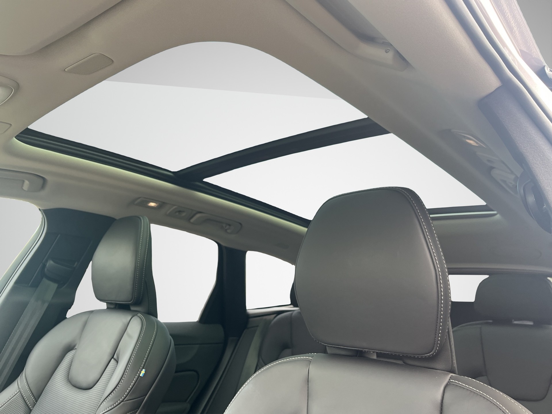 VOLVO XC60 HEICO 2.0 T8 TE Ultra Dark eAWD-image-15