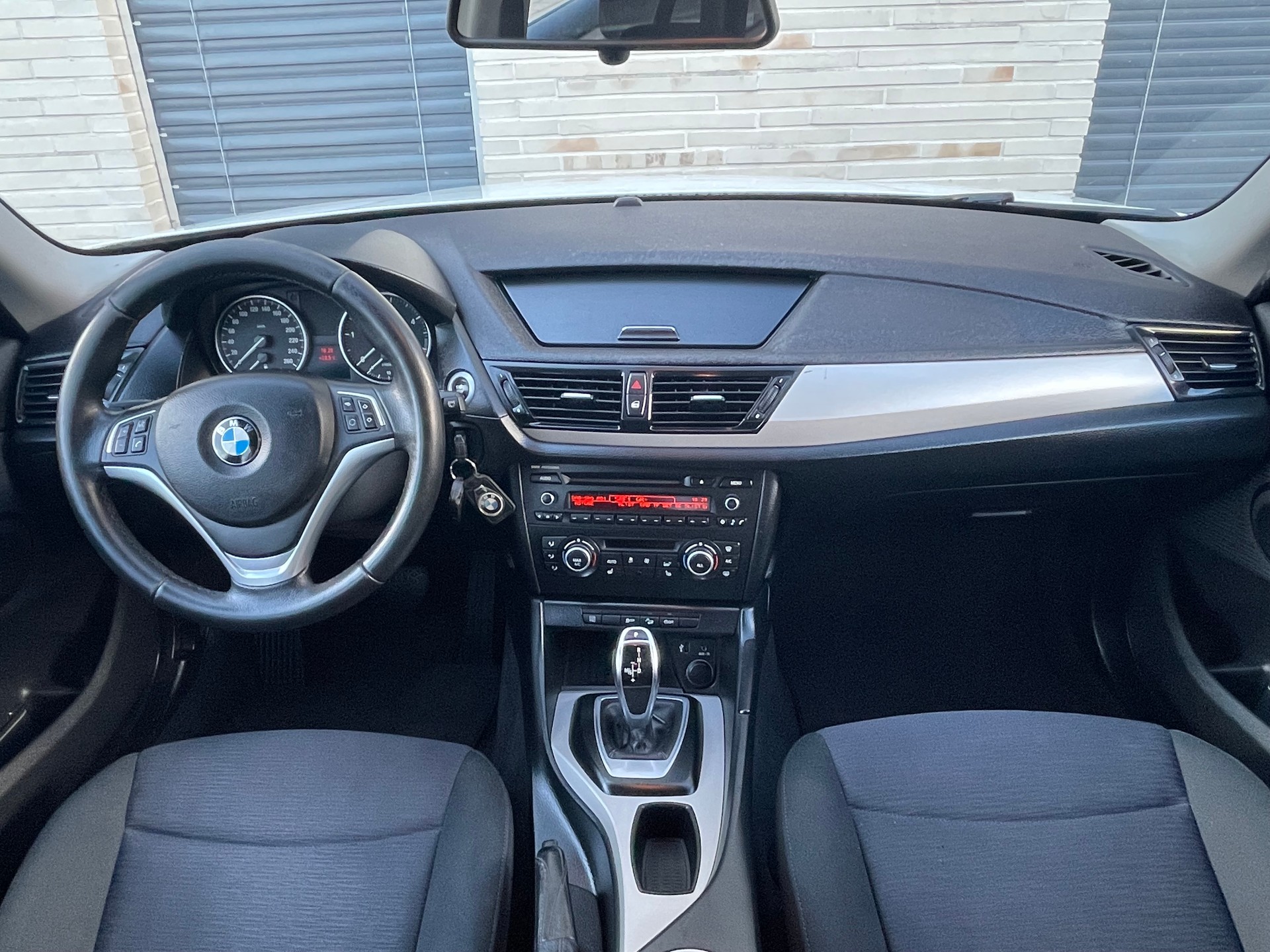 BMW X1 xDrive 18d Sport Line Steptronic-image-15