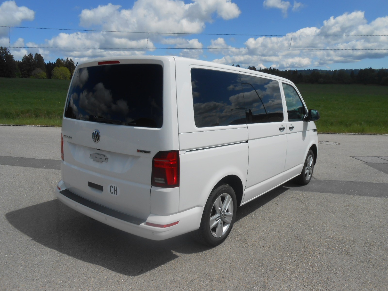 VW T6.1 Multivan 2.0 TDI Trendline 4Motion DSG-image-4