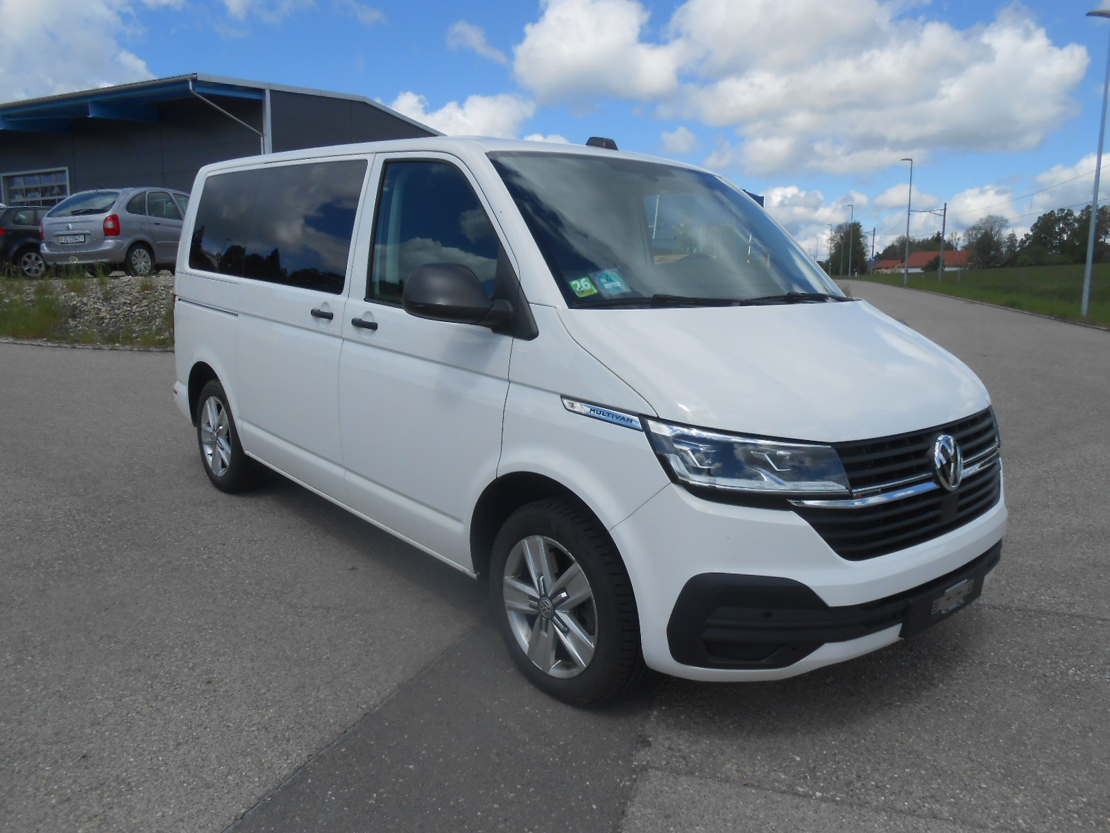 VW T6.1 Multivan 2.0 TDI Trendline 4Motion DSG-image-2