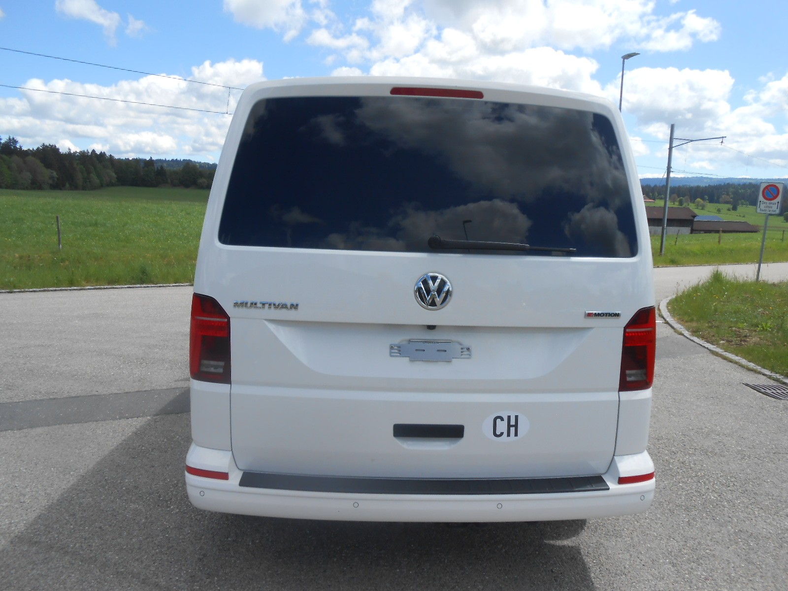 VW T6.1 Multivan 2.0 TDI Trendline 4Motion DSG-image-5