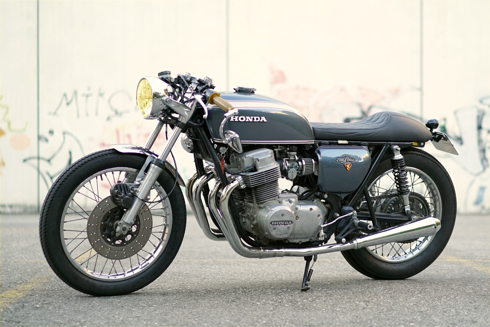 HONDA CB750 Four K2 1972 café racer (homologuée)-image-0