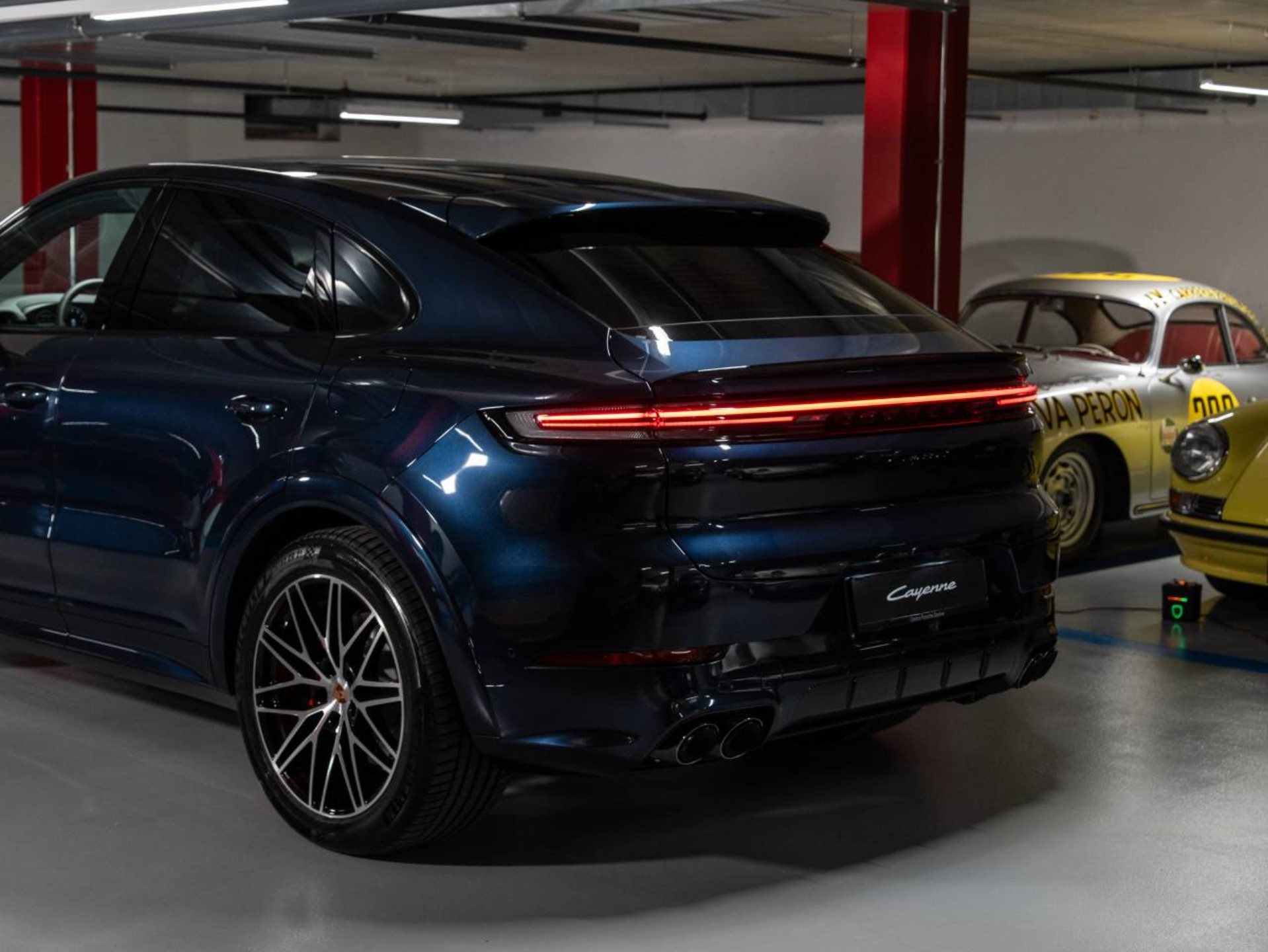 PORSCHE Cayenne S E-Hybrid Coupé Black Edition-image-22