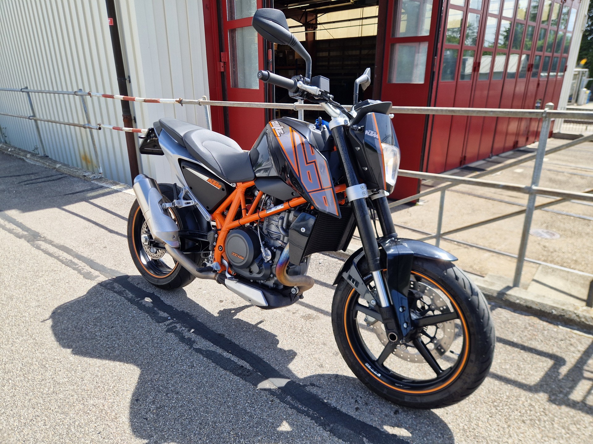 KTM 690 Duke ABS (35kW)-image-1