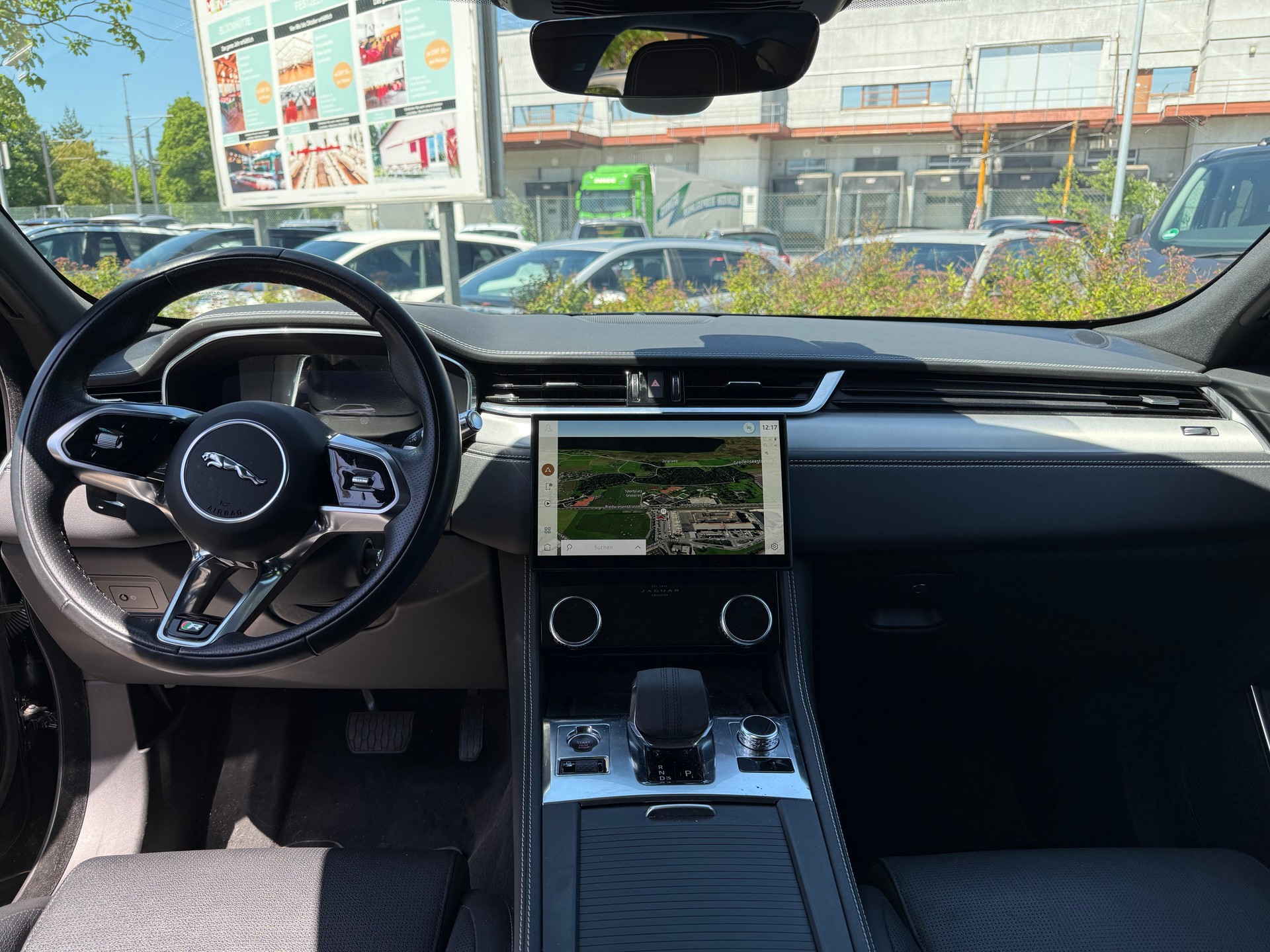 JAGUAR 3.0 I6 R-Dynamic SE AWD-image-4