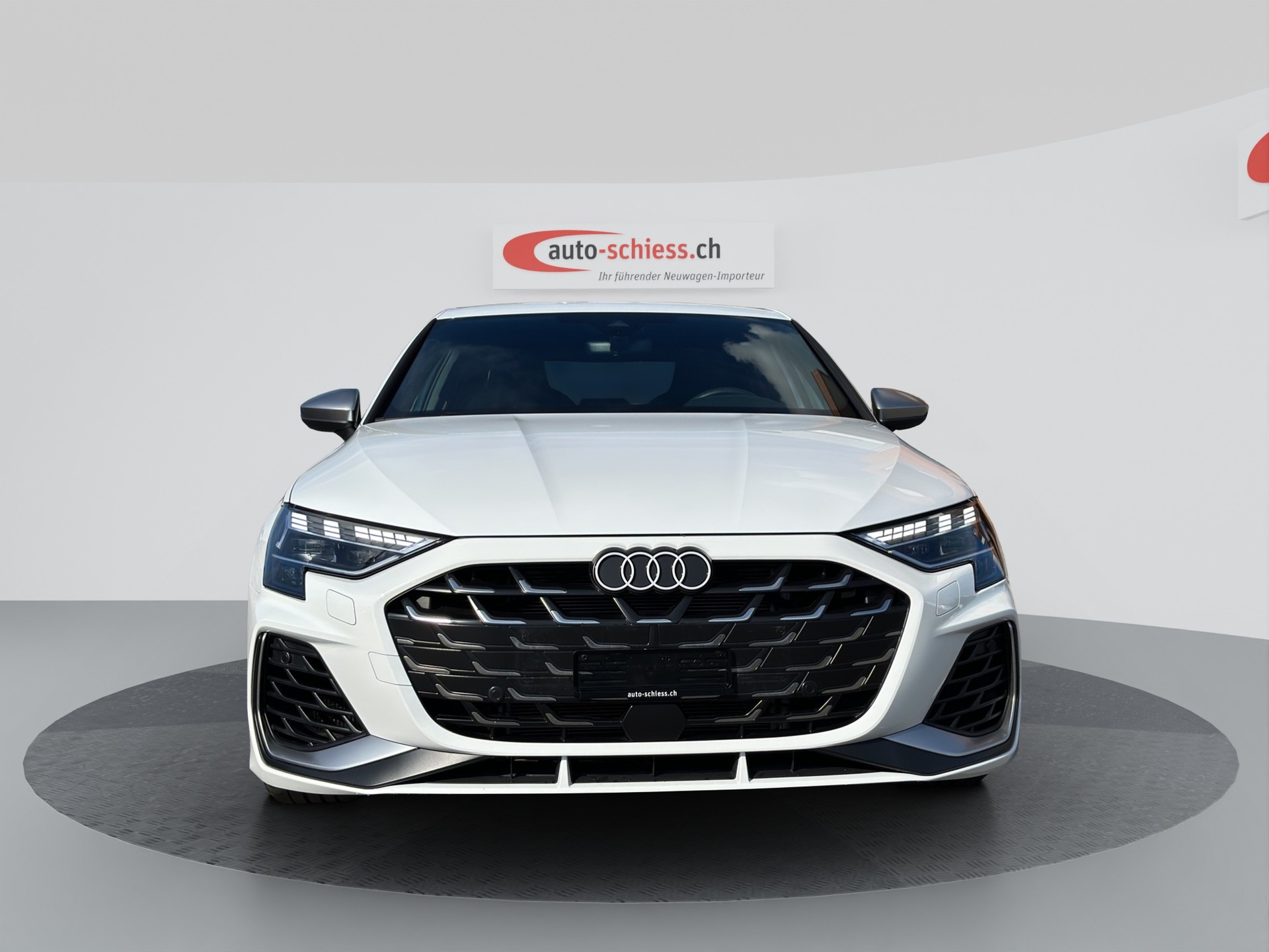 AUDI S3 TFSI quattro S-tronic-showroom-element-1