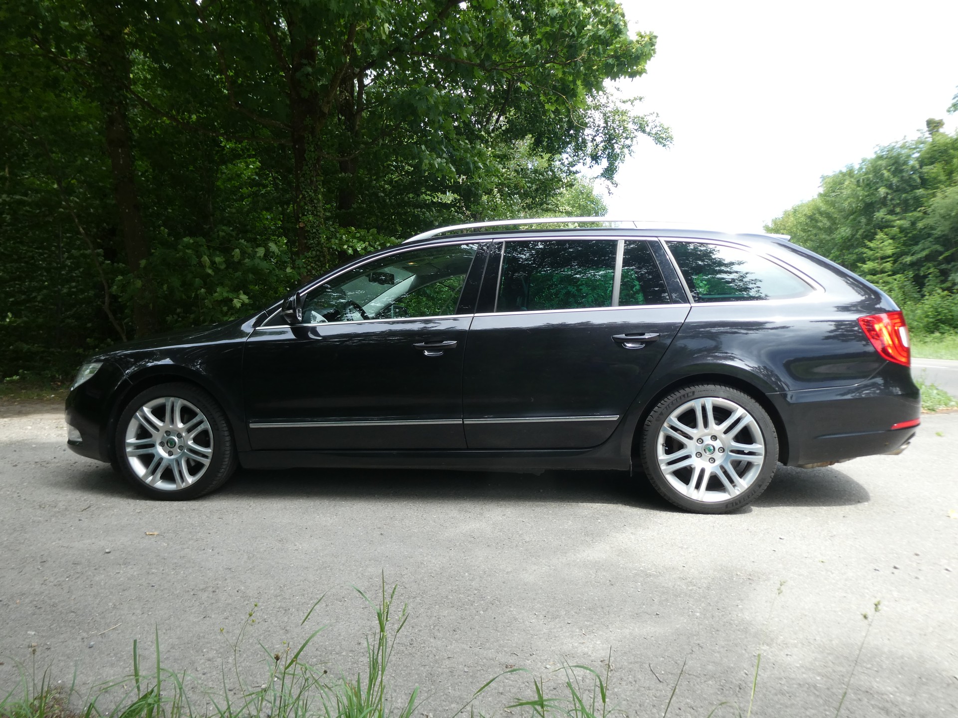 SKODA Superb Combi 2.0 TSI Elegance DSG-image-5