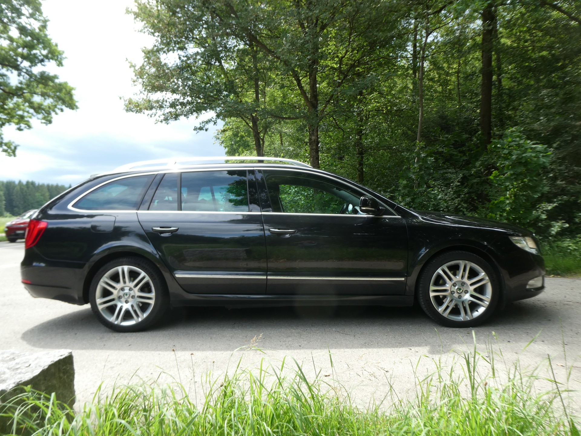 SKODA Superb Combi 2.0 TSI Elegance DSG-image-6