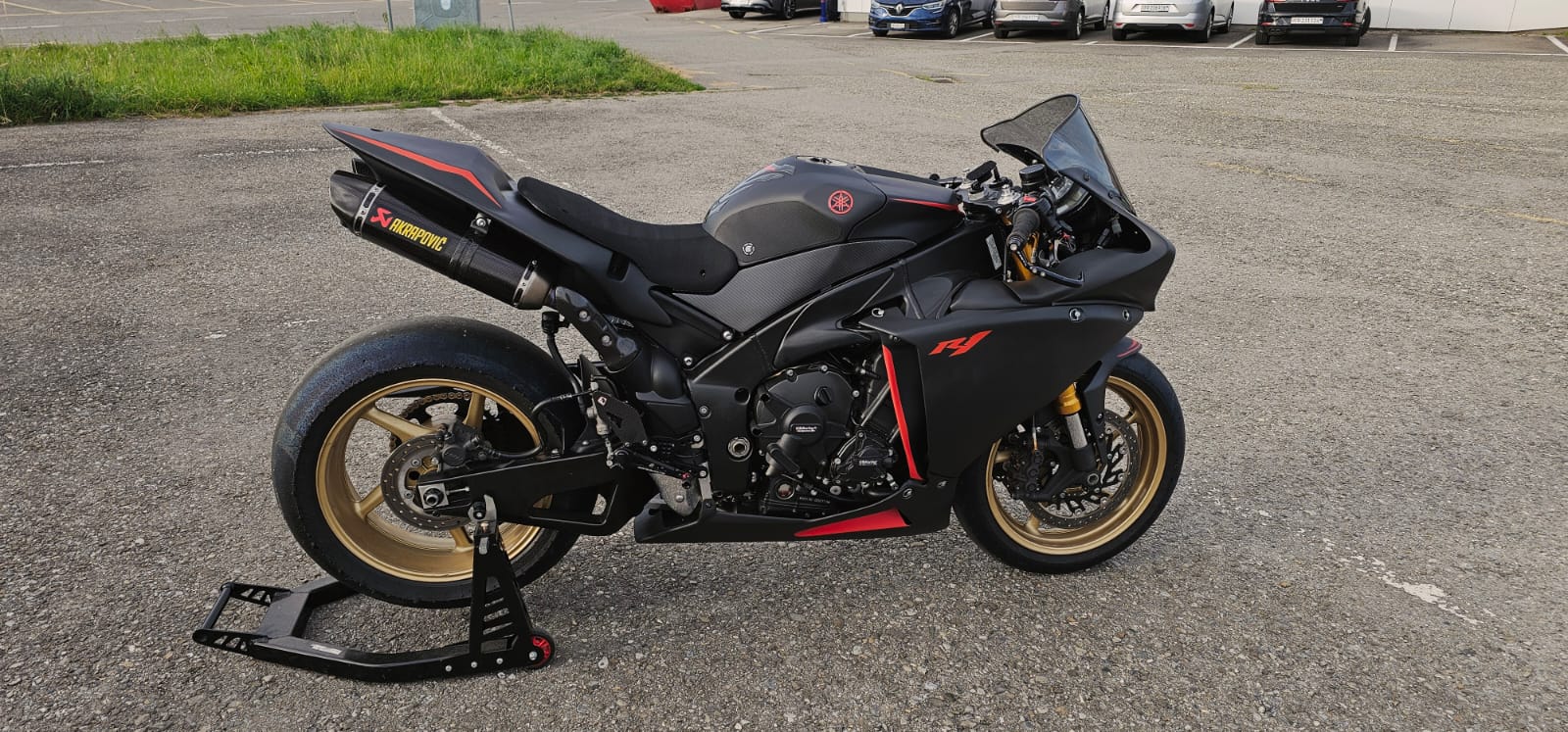 YAMAHA YZF-R1-image-5