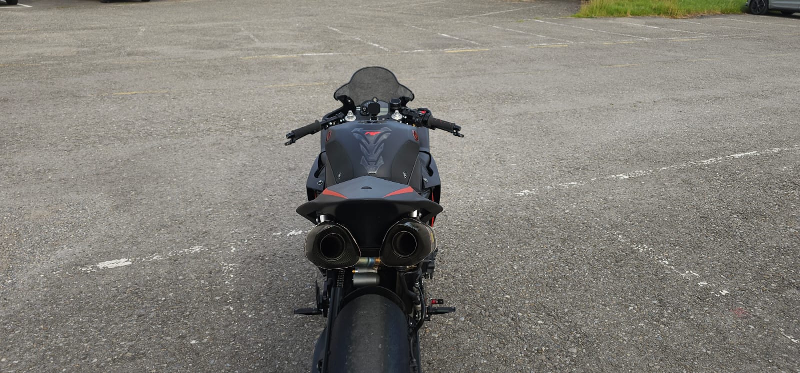 YAMAHA YZF-R1-image-3