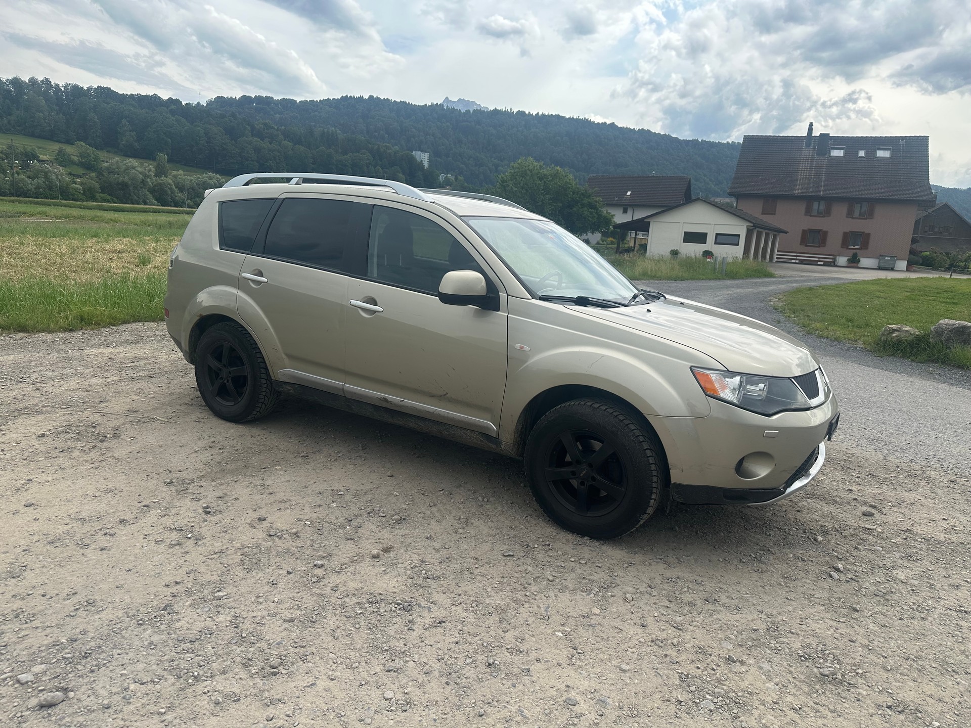 MITSUBISHI Outlander 2.2 DID Intense 4WD-image-4