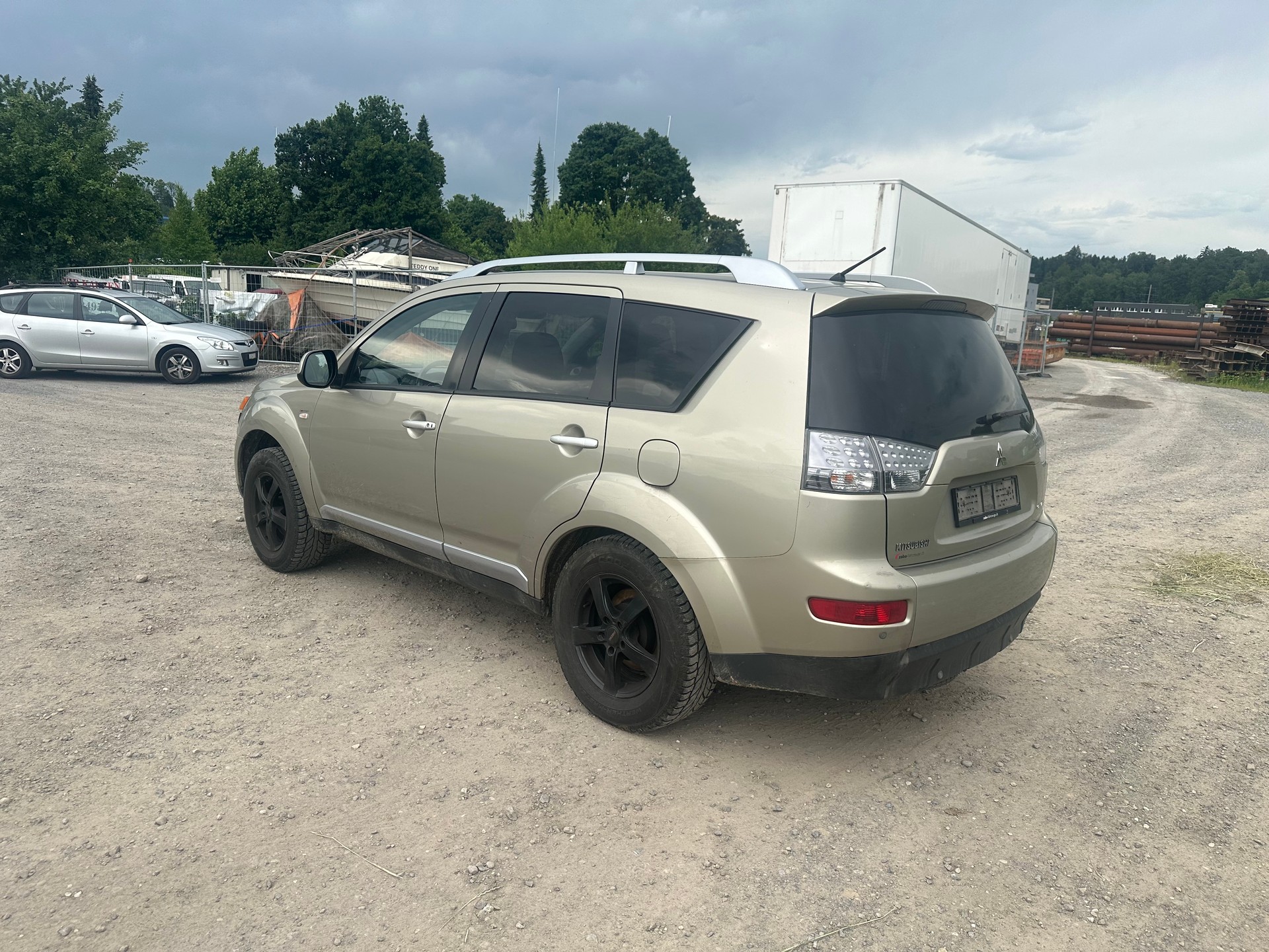 MITSUBISHI Outlander 2.2 DID Intense 4WD-image-8