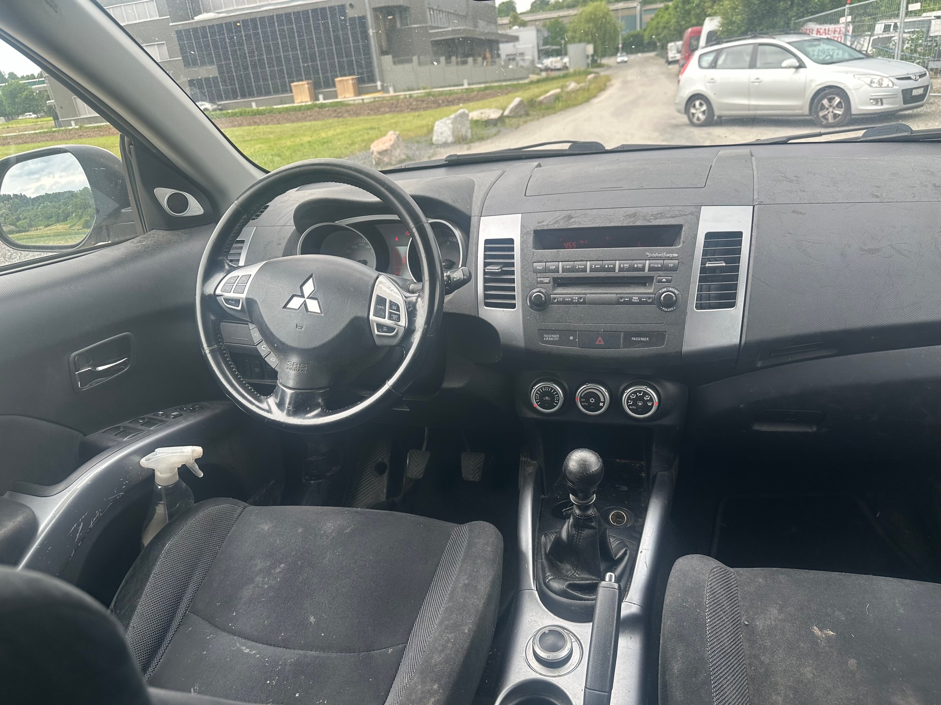 MITSUBISHI Outlander 2.2 DID Intense 4WD-image-13
