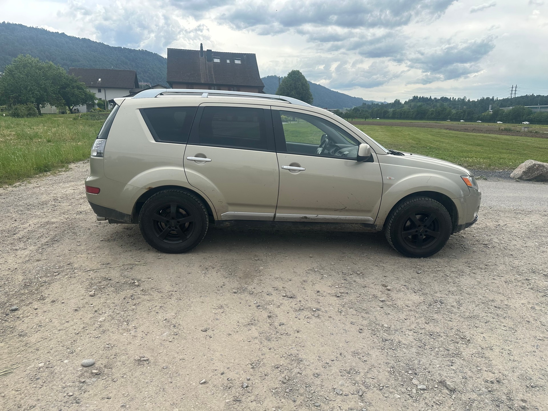 MITSUBISHI Outlander 2.2 DID Intense 4WD-image-5