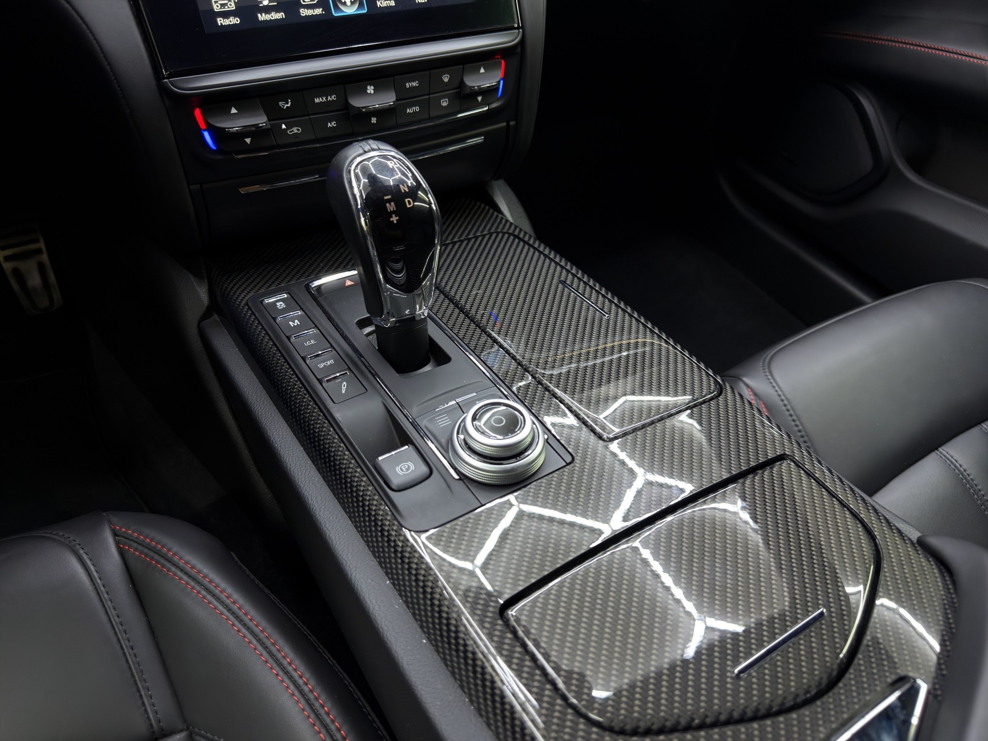 MASERATI Quattroporte 3.0 V6 S Q4 GranSport Automatica-image-24