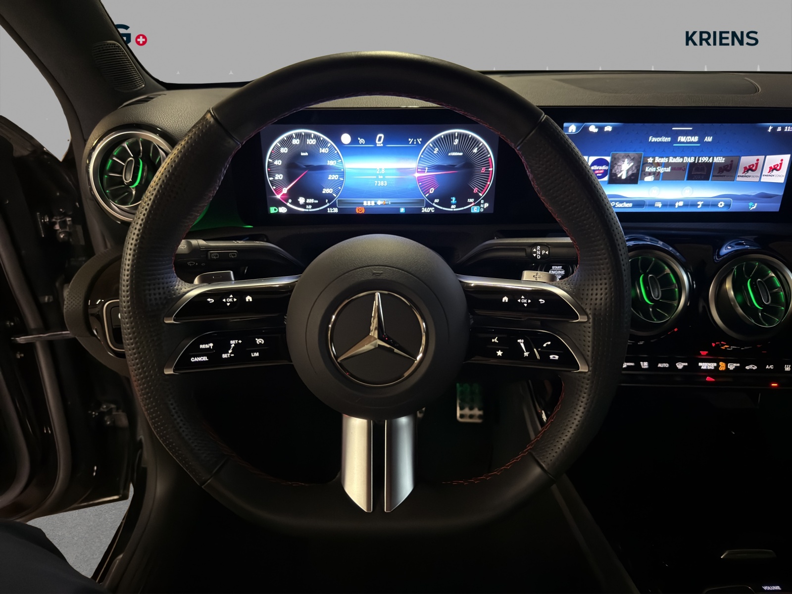 MERCEDES-BENZ A 200 d - AMG / Rückfahrkamera / Standheizung / Sitzmemory / Winkel-Assistent-image-9