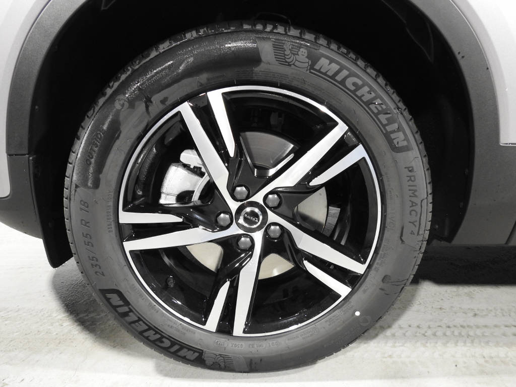 VOLVO XC40 2.0 B3 MH Core-image-14