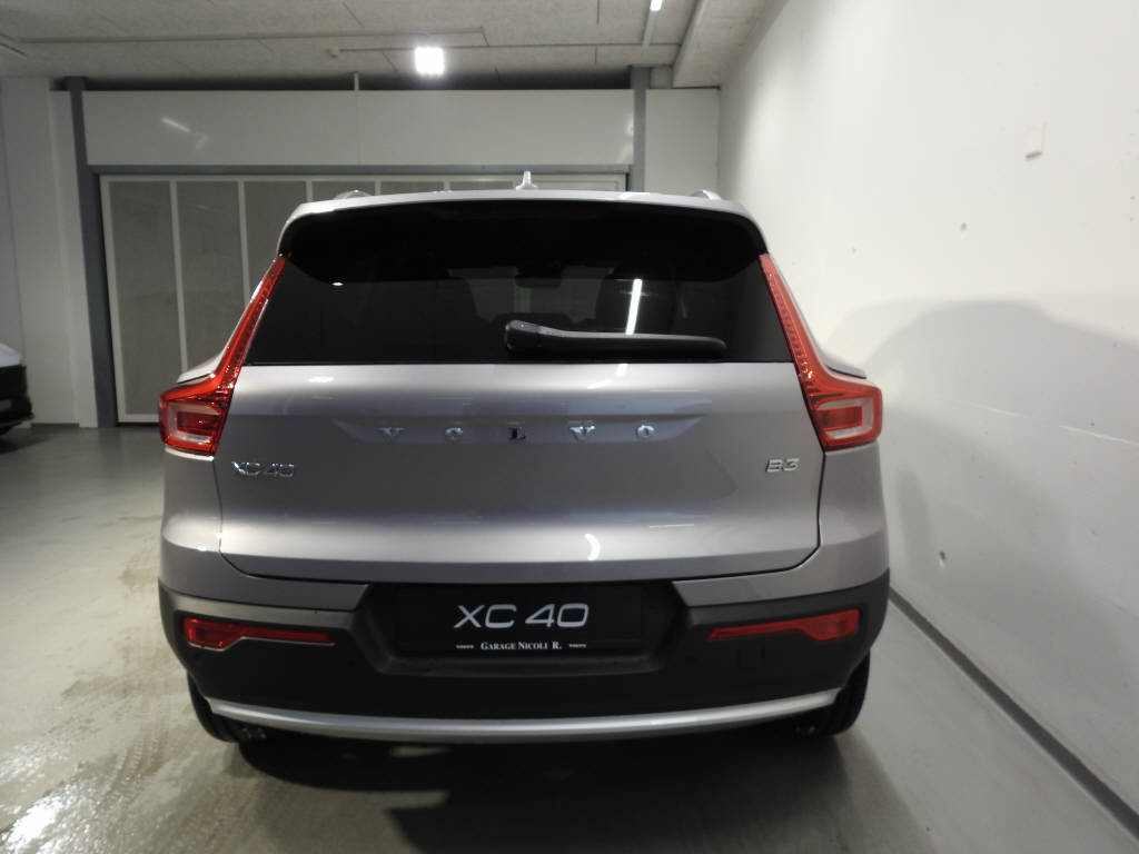 VOLVO XC40 2.0 B3 MH Core-image-4