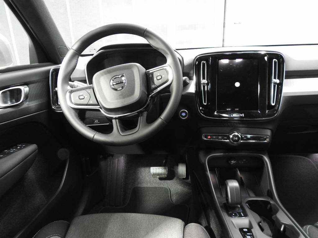 VOLVO XC40 2.0 B3 MH Core-image-8