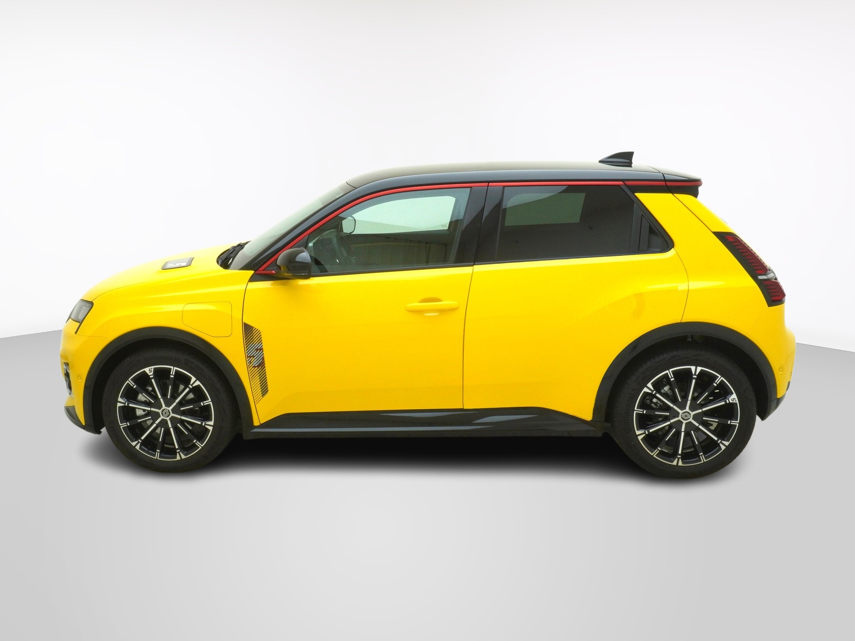 RENAULT R5 E-Tech Comfort Range iconic-showroom-element-1
