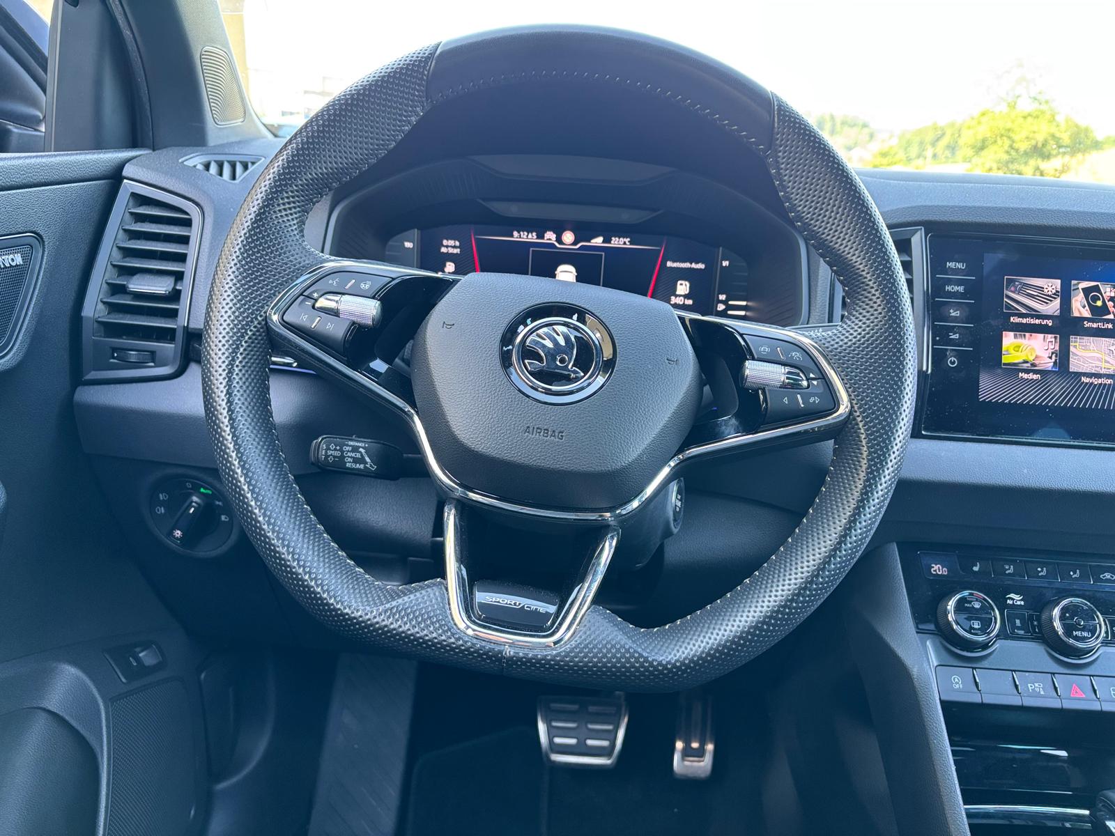 SKODA Karoq 2.0 TDI SCR SportLine 4x4 DSG-image-13