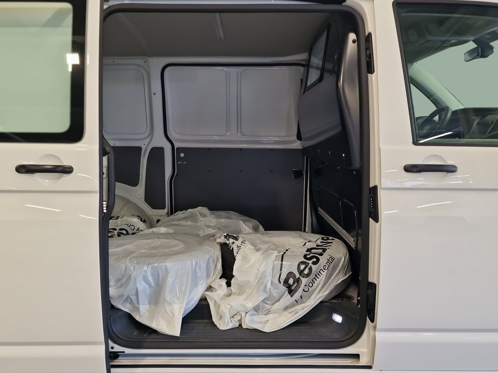 VW T6.1 2.0 TDI DSG-image-13