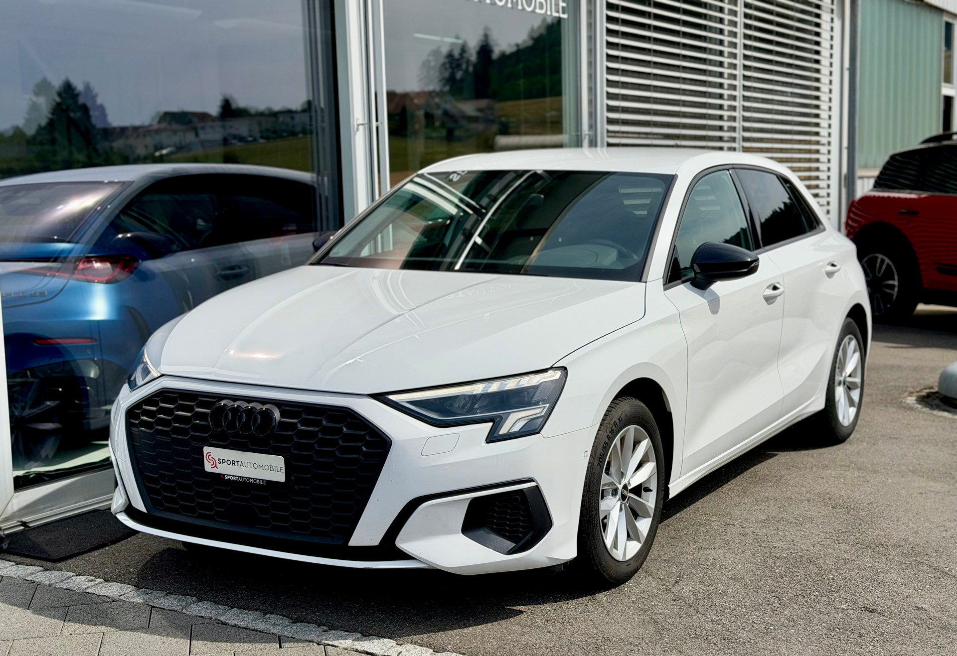 AUDI A3 Sportback 35 TFSI S-tronic-showroom-element-1