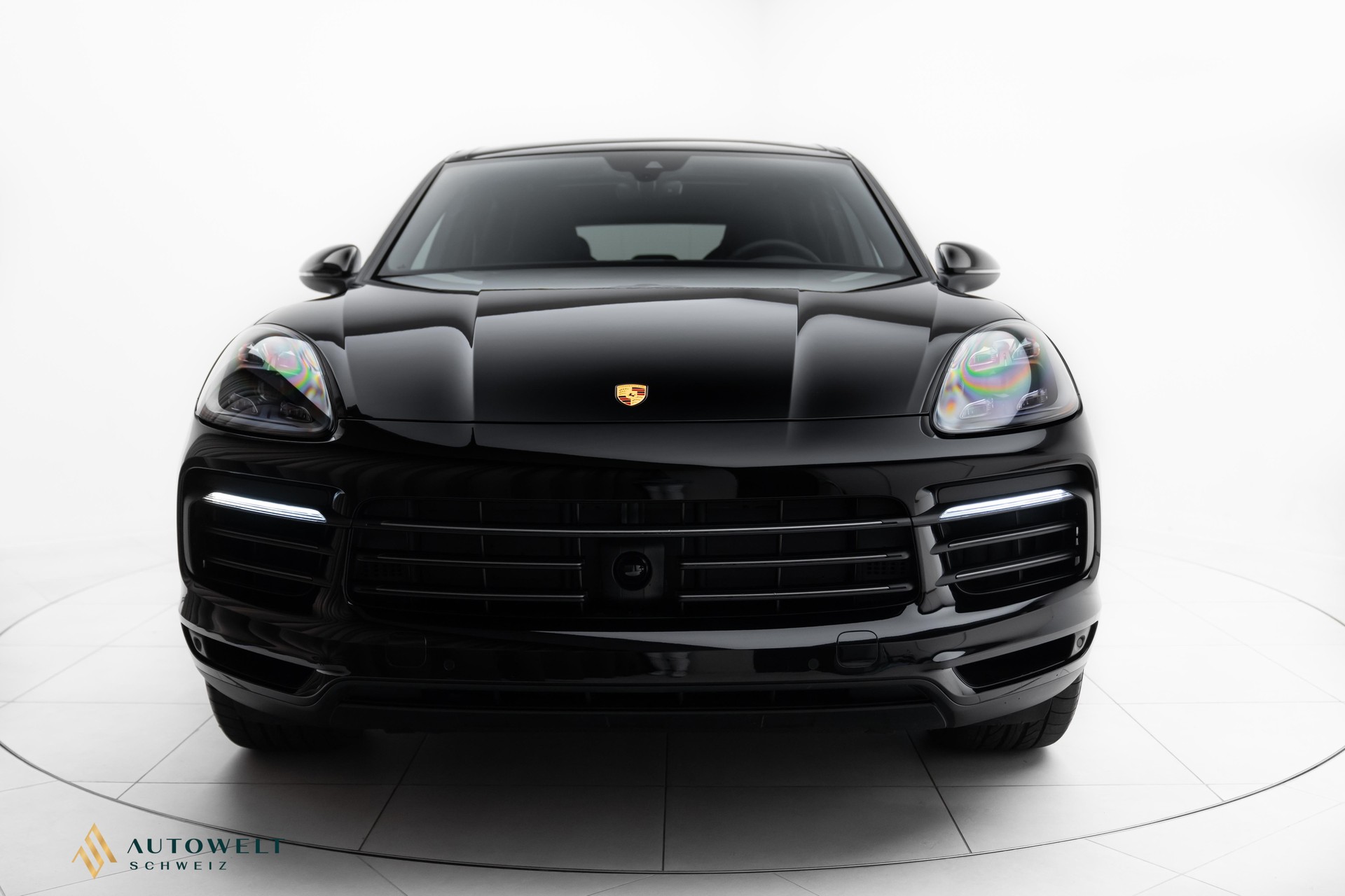 PORSCHE Cayenne E-Hybrid Platinum Edition-showroom-element-3