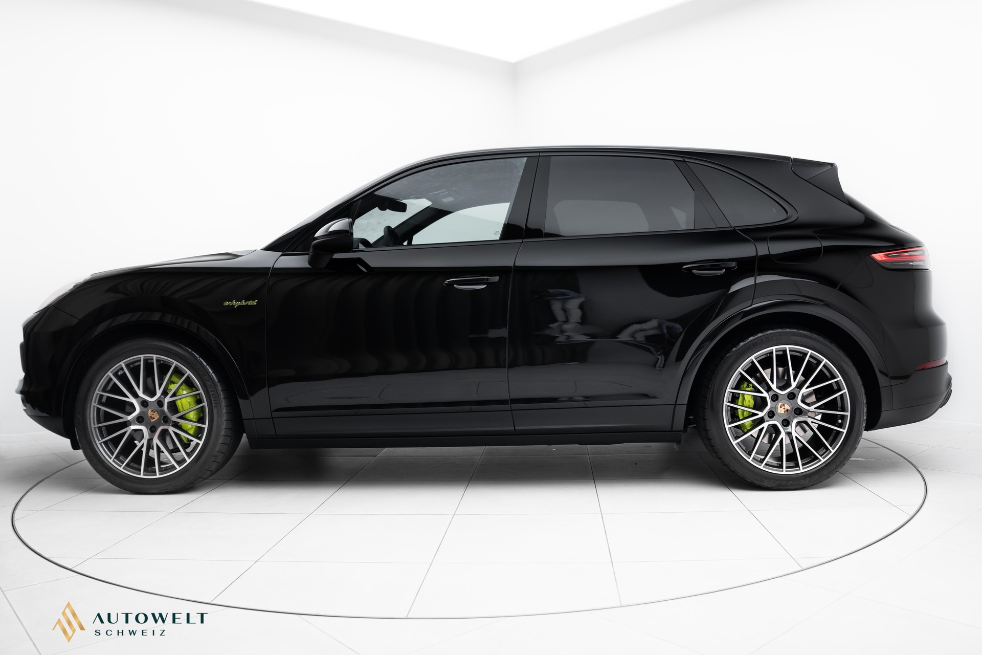 PORSCHE Cayenne E-Hybrid Platinum Edition-showroom-element-1
