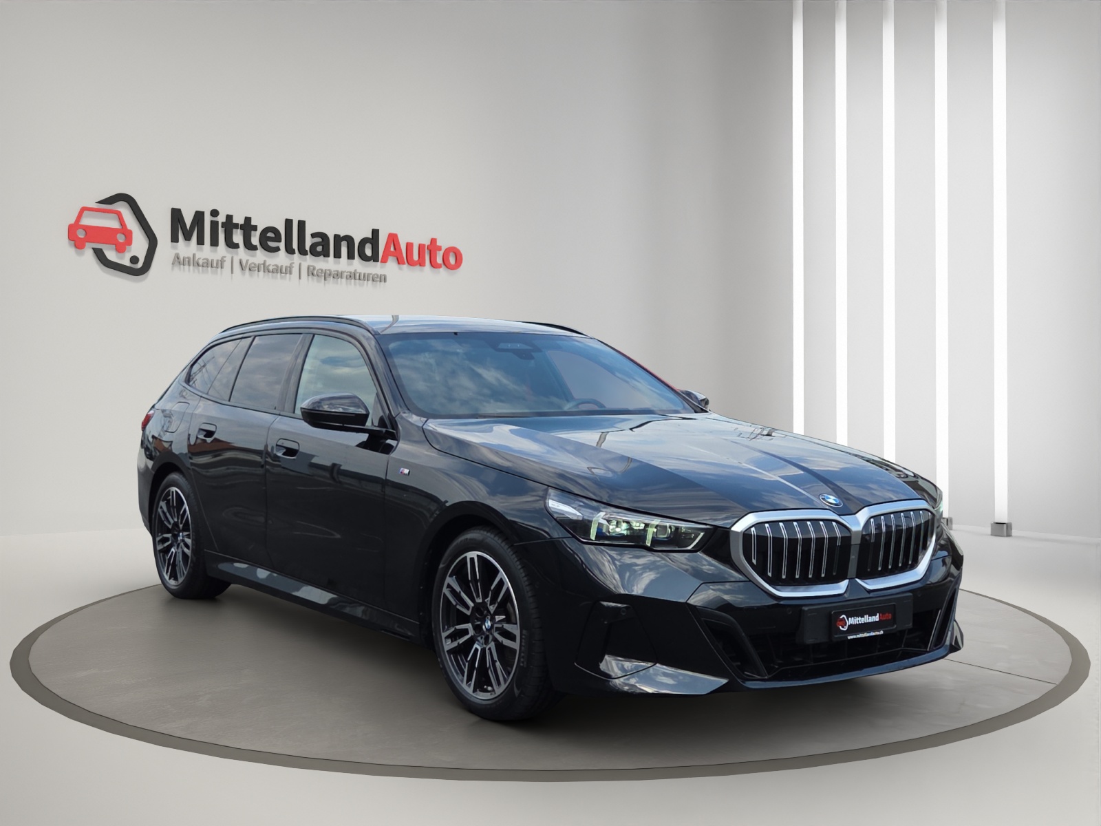 BMW 520d xDrive 48V Touring M Sport Steptronic-showroom-element-2