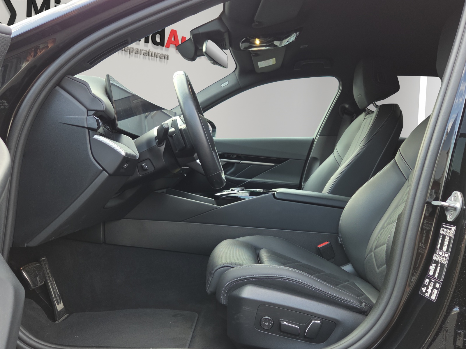 BMW 520d xDrive 48V Touring M Sport Steptronic-image-8