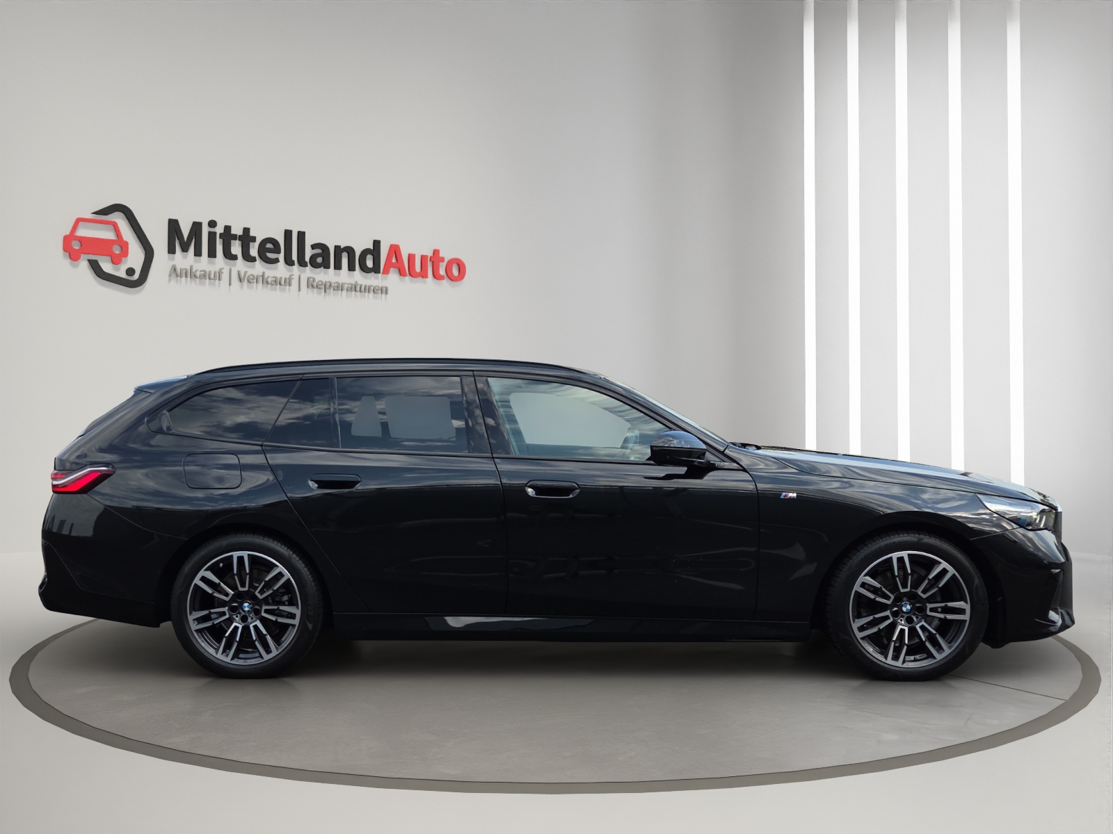 BMW 520d xDrive 48V Touring M Sport Steptronic-showroom-element-3