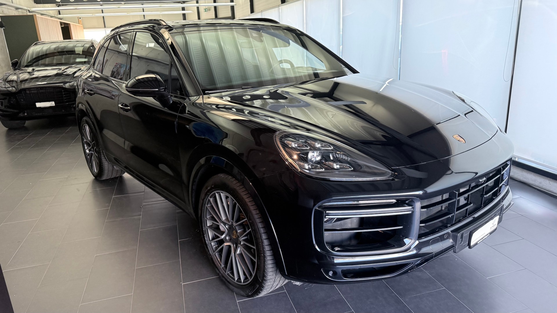 PORSCHE Cayenne 4.0 V8 Turbo-showroom-element-1