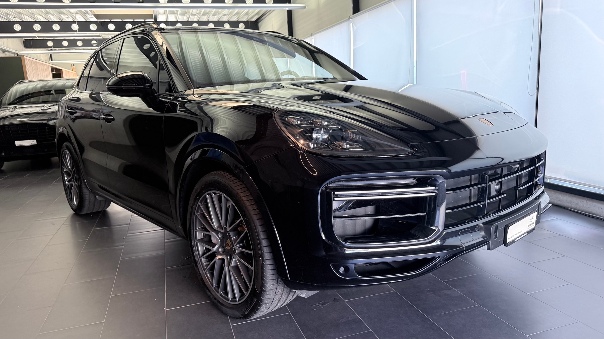 PORSCHE Cayenne 4.0 V8 Turbo-showroom-element-2