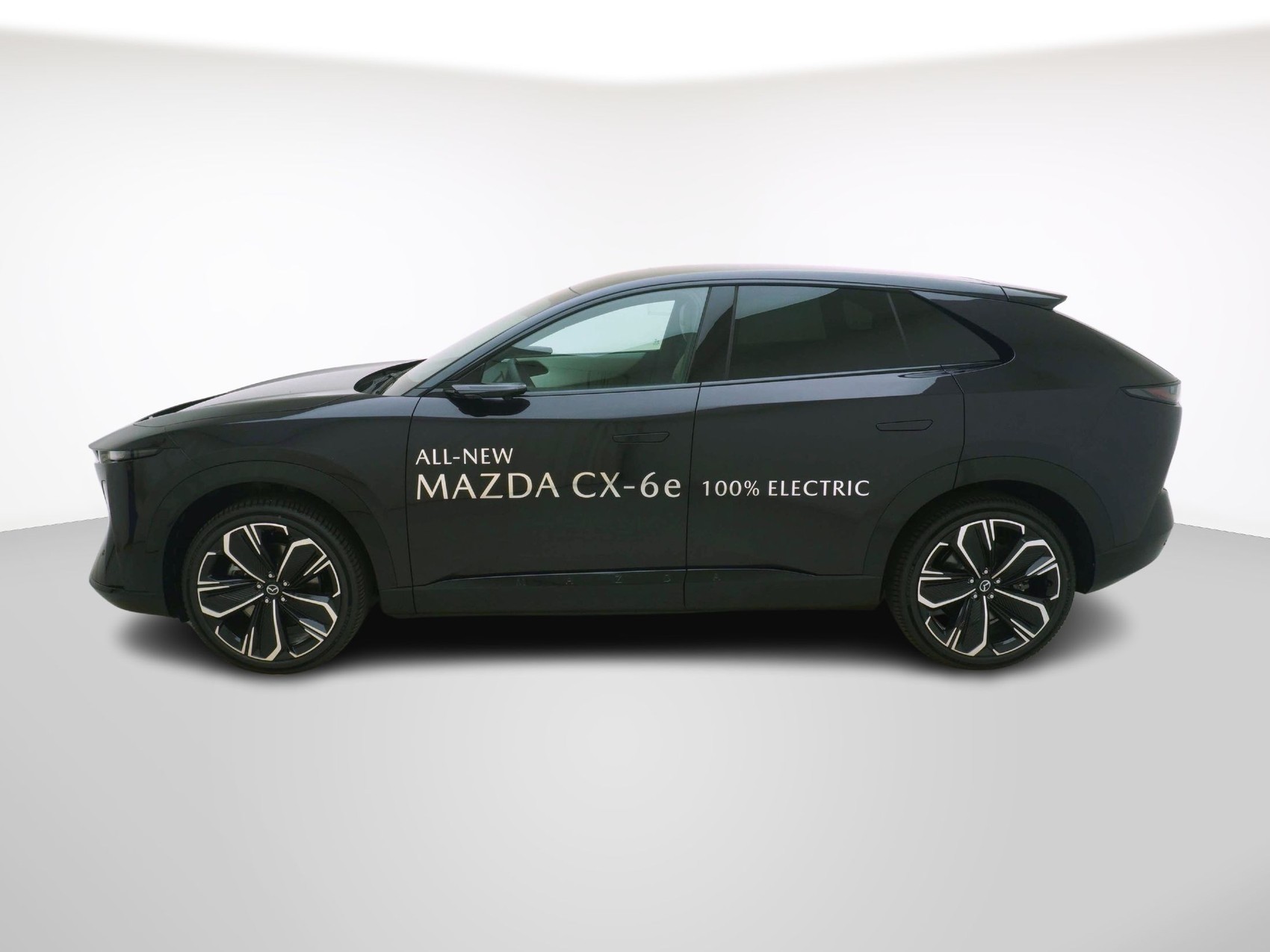 MAZDA CX-6e Takumi Plus-showroom-element-1