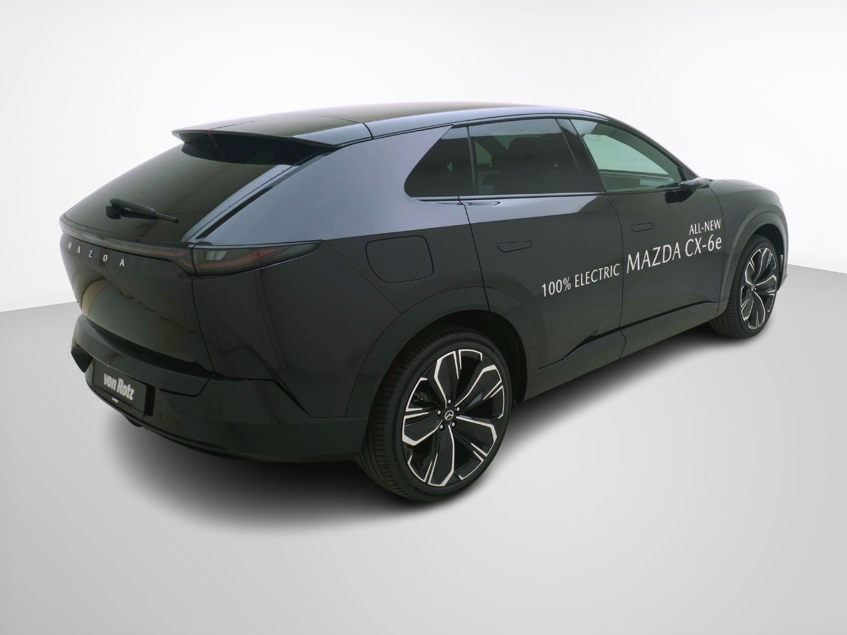 MAZDA CX-6e Takumi Plus-showroom-element-3