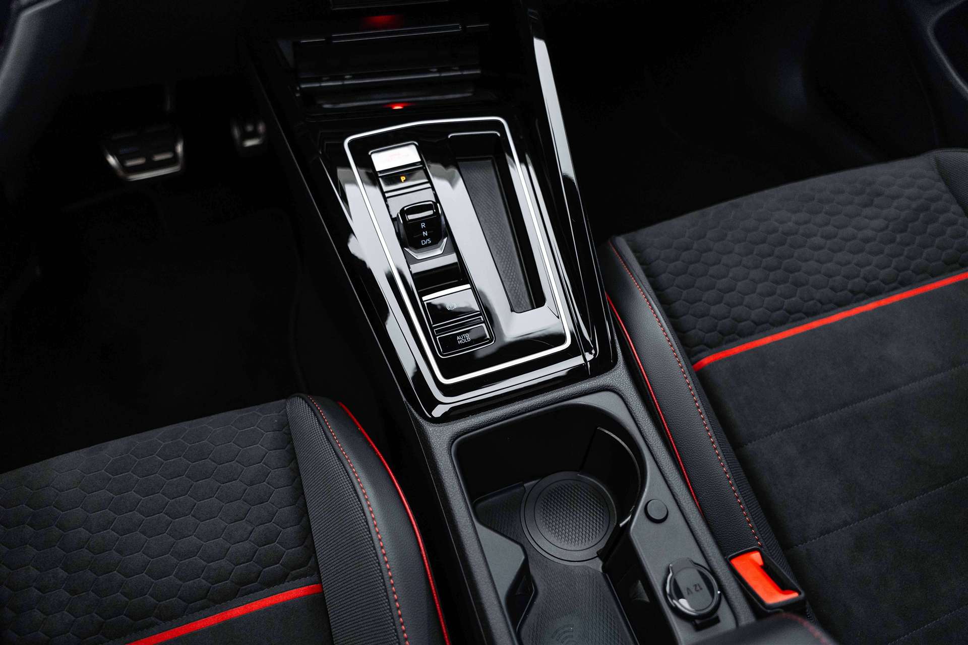 VW VW Golf 2.0 TSI GTI Clubsport DSG-image-27