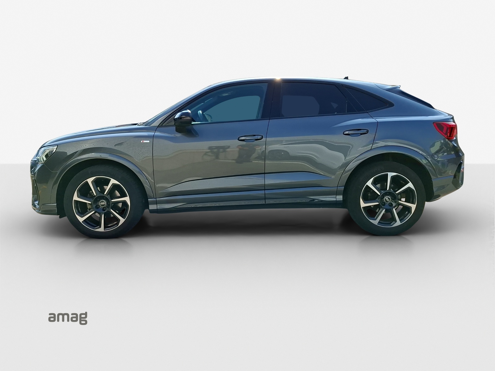 AUDI Q3 35 TFSI S line Attraction S-tronic-showroom-element-1