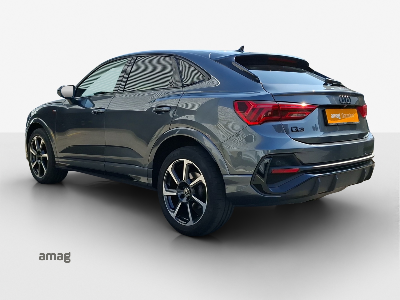 AUDI Q3 35 TFSI S line Attraction S-tronic-showroom-element-2