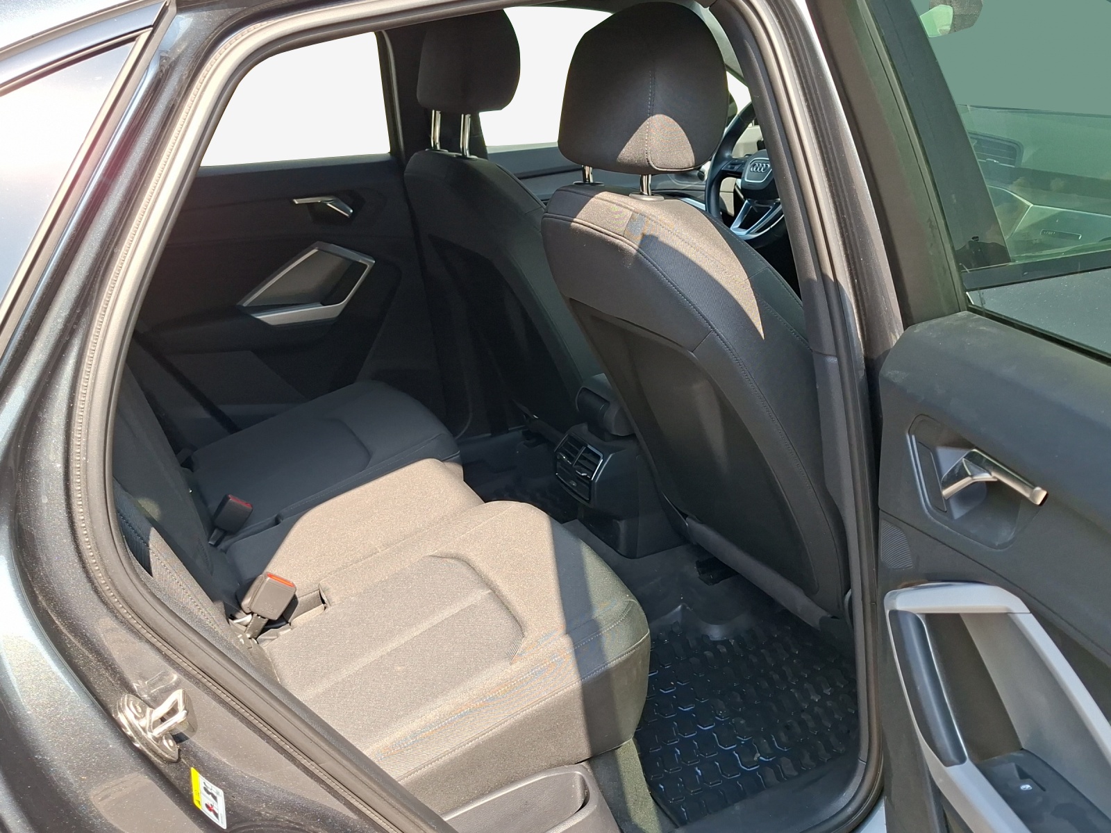 AUDI Q3 35 TFSI S line Attraction S-tronic-image-13