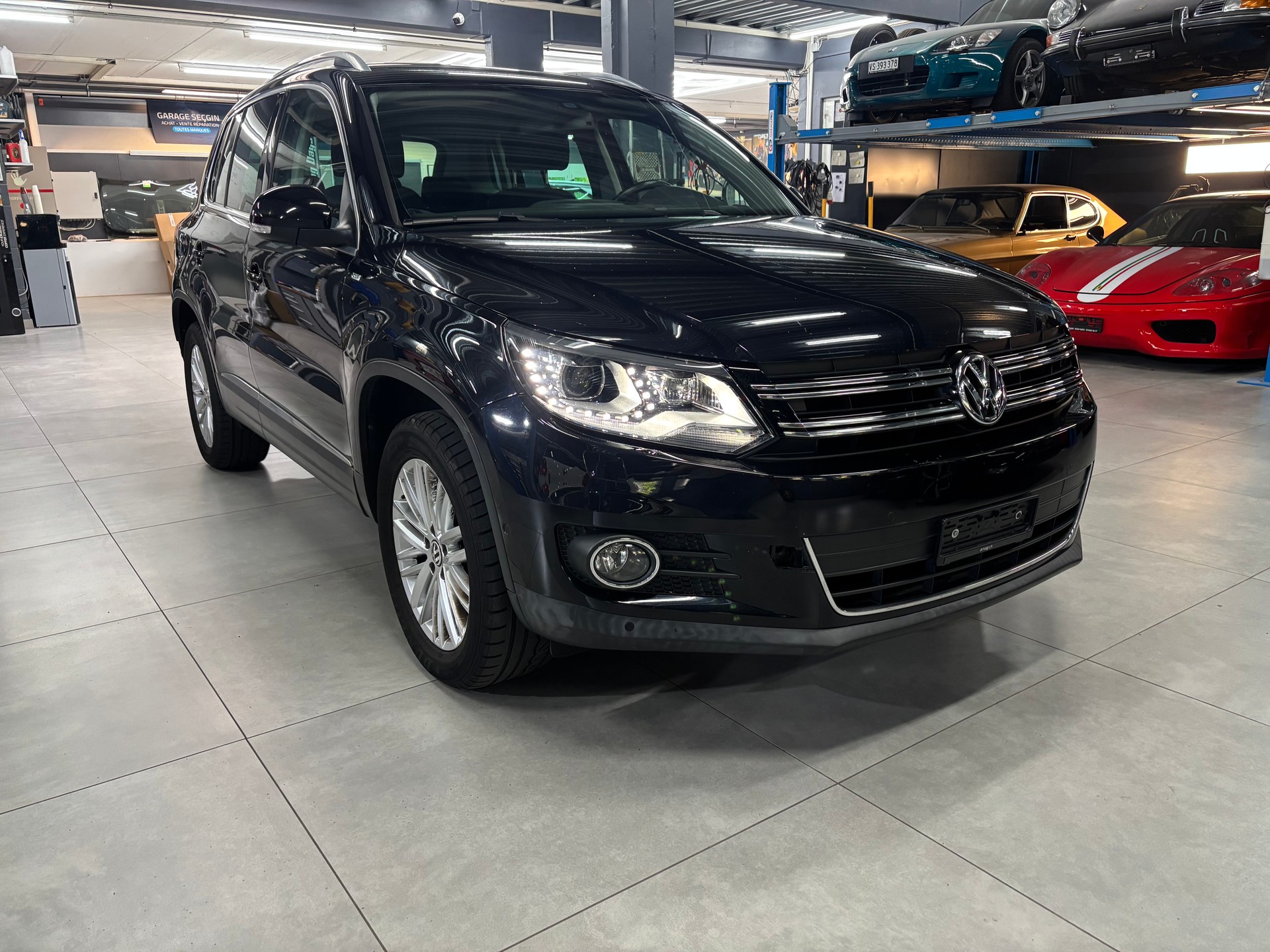 VW Tiguan 2.0 TDI BMT Cup R-Line 4Motion-image-2