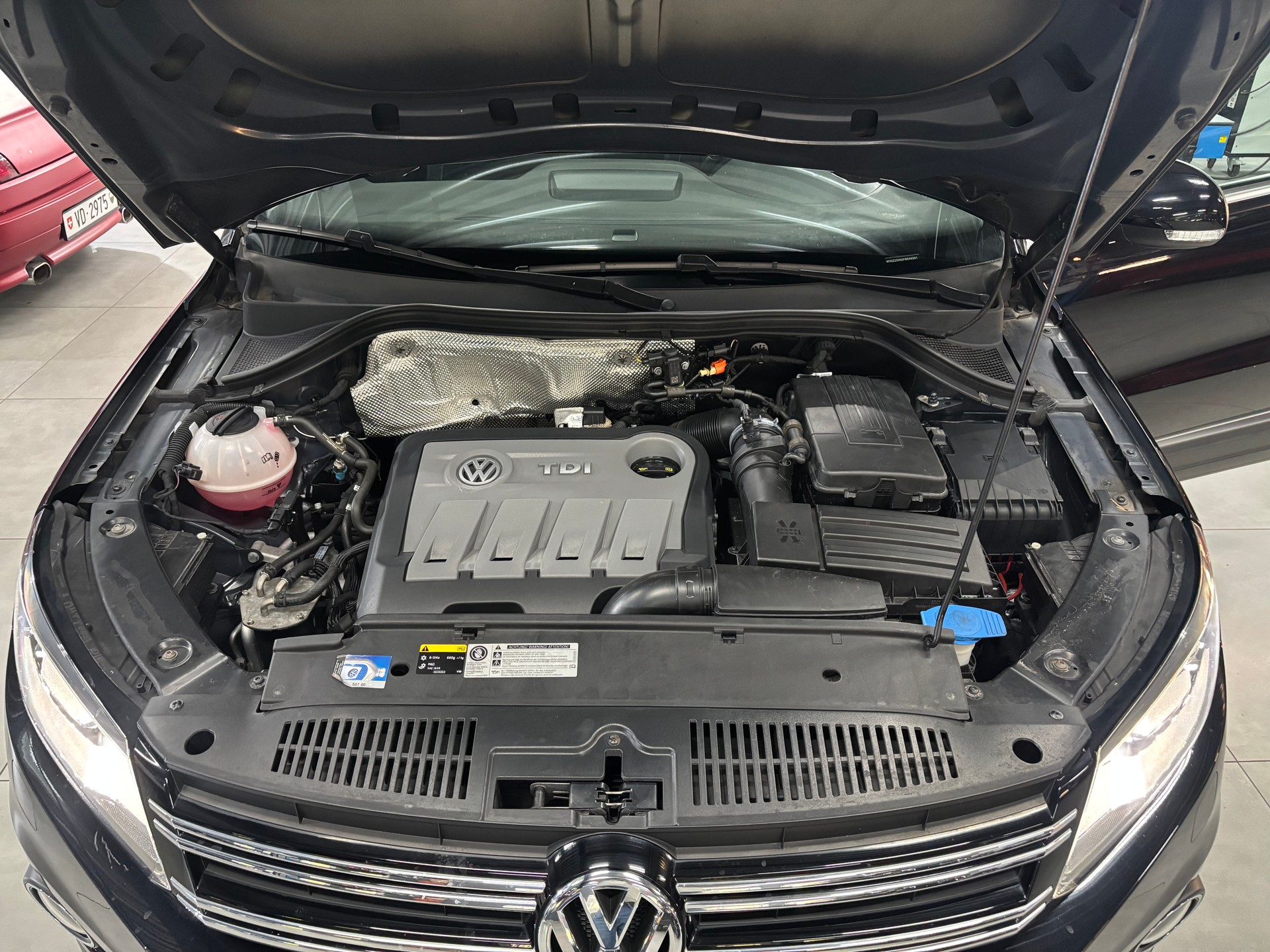 VW Tiguan 2.0 TDI BMT Cup R-Line 4Motion-image-15