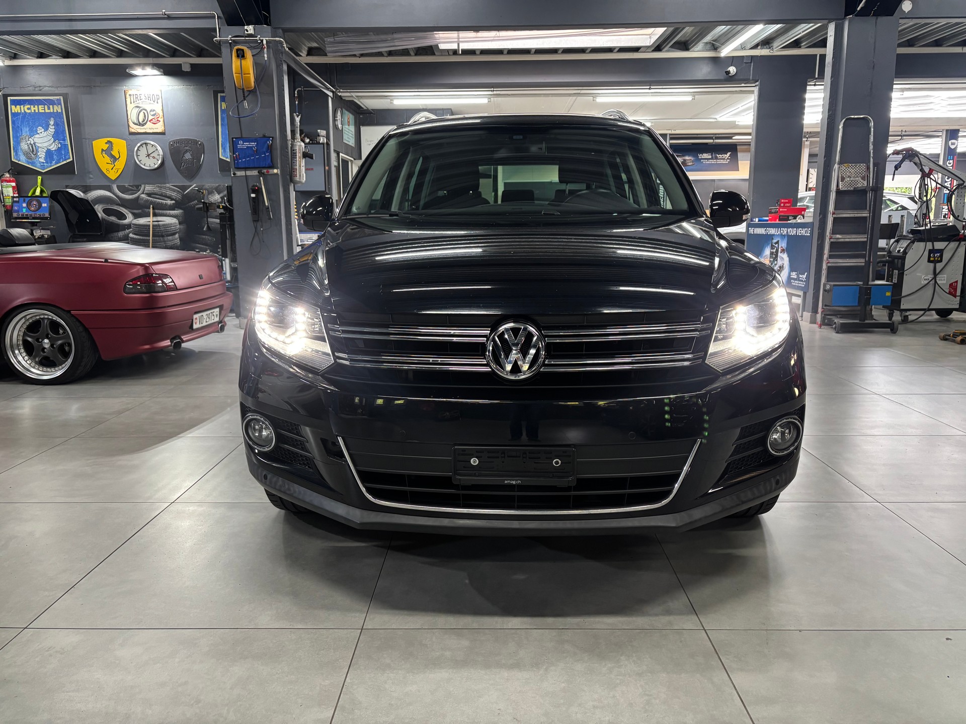 VW Tiguan 2.0 TDI BMT Cup R-Line 4Motion-image-1