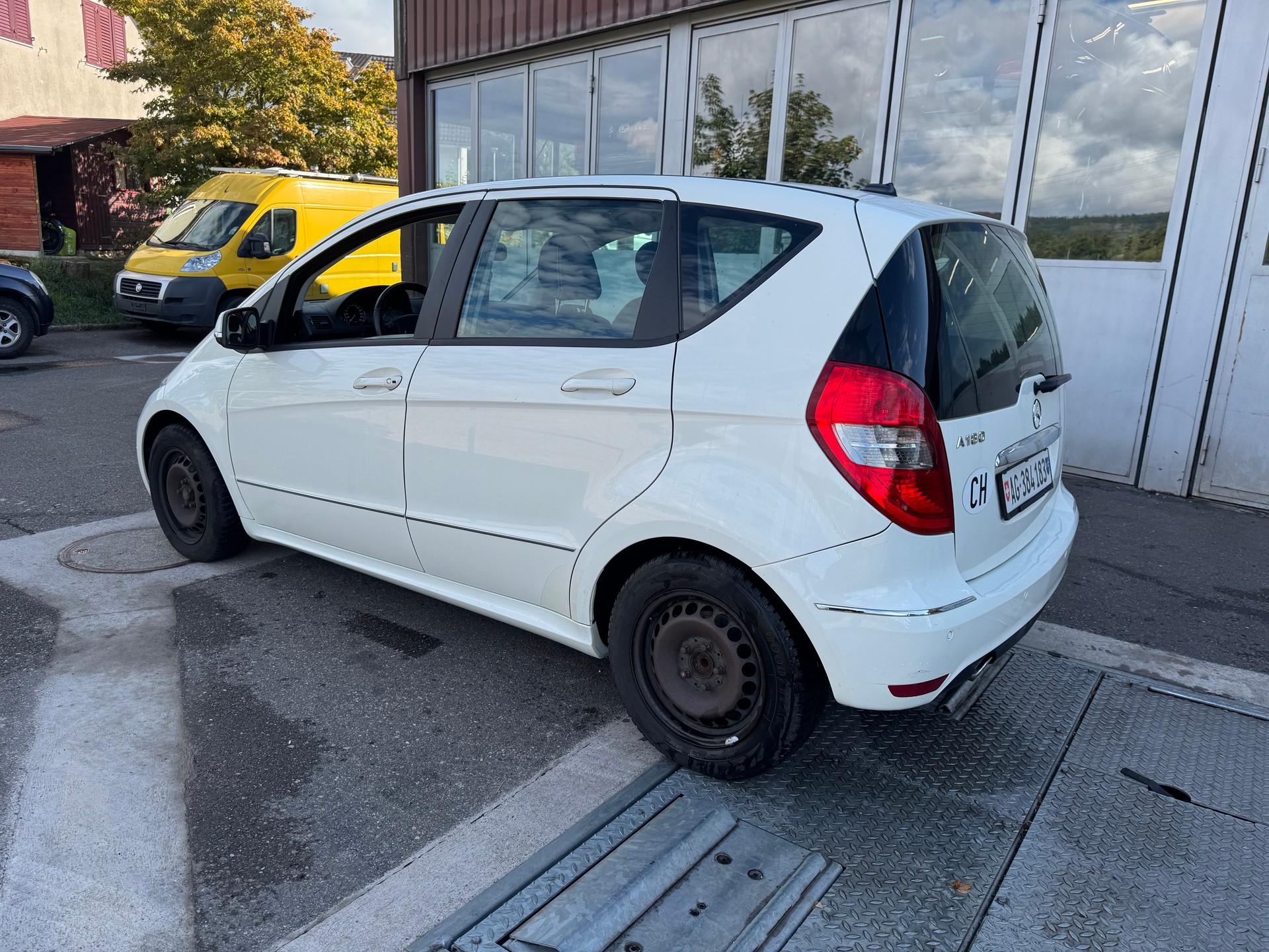 MERCEDES-BENZ A 180 Style Autotronic-showroom-element-2
