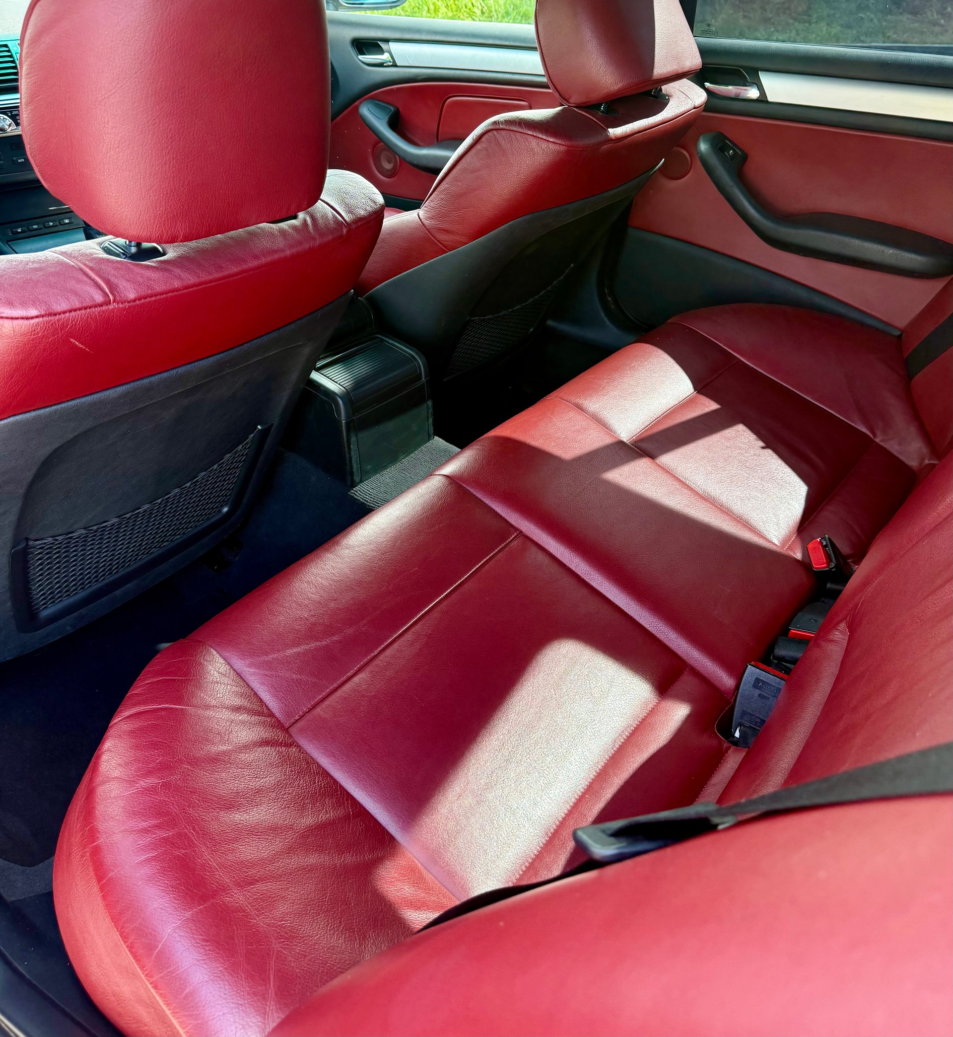 BMW 330xi-image-7