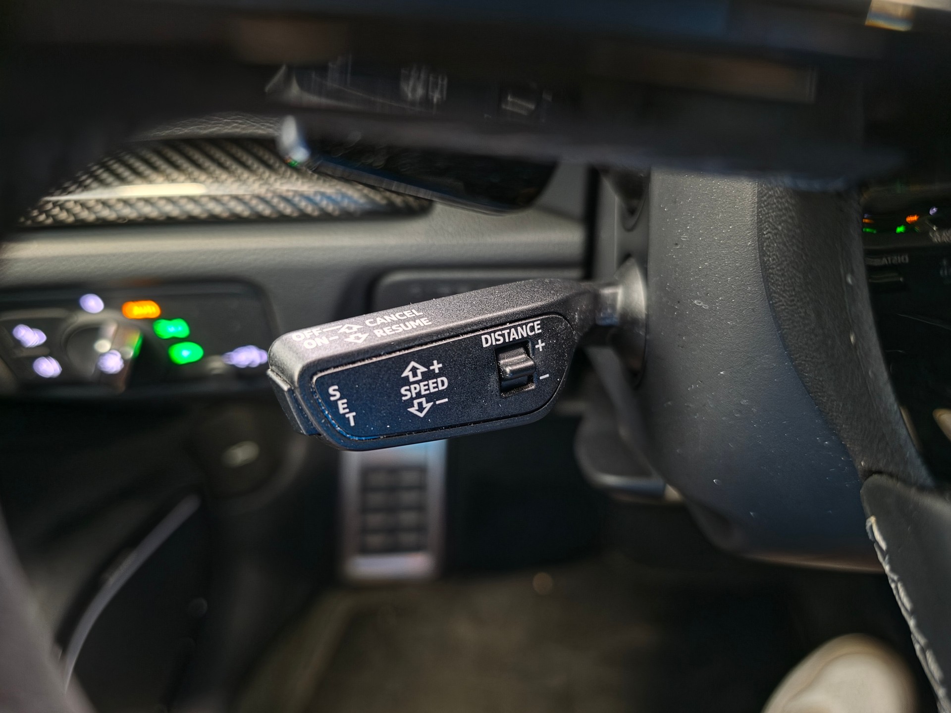 AUDI RS3 Limousine 2.5 TSI quattro S-tronic Purple & Carbon Editon-image-15
