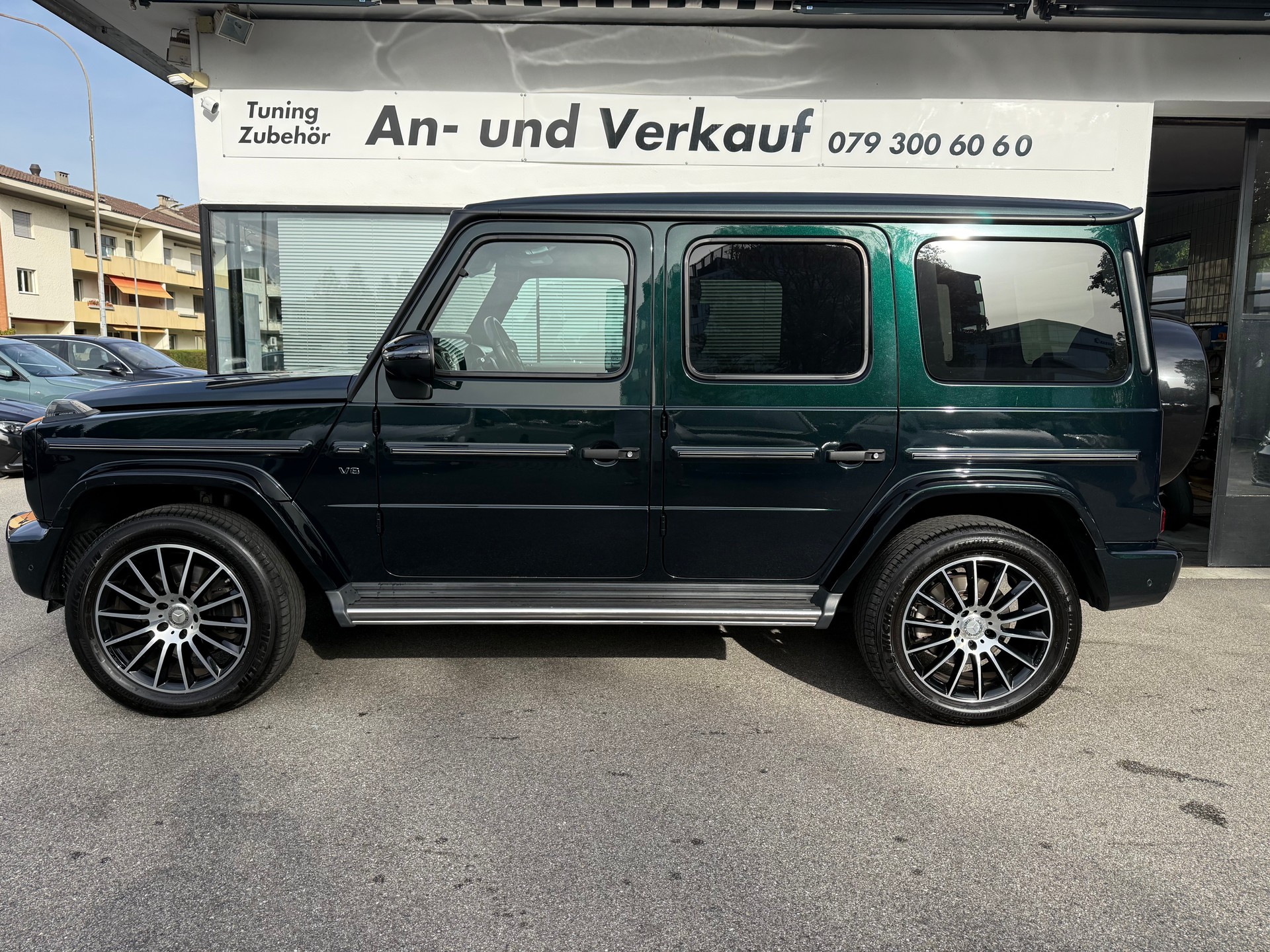 MERCEDES-BENZ G 500 AMG Line 9G-Tronic-showroom-element-2