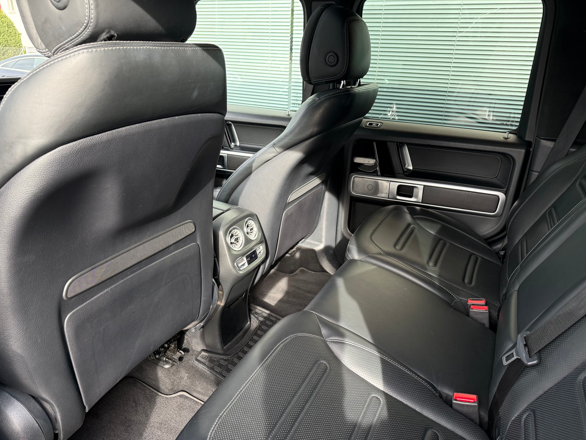 MERCEDES-BENZ G 500 AMG Line 9G-Tronic-image-12