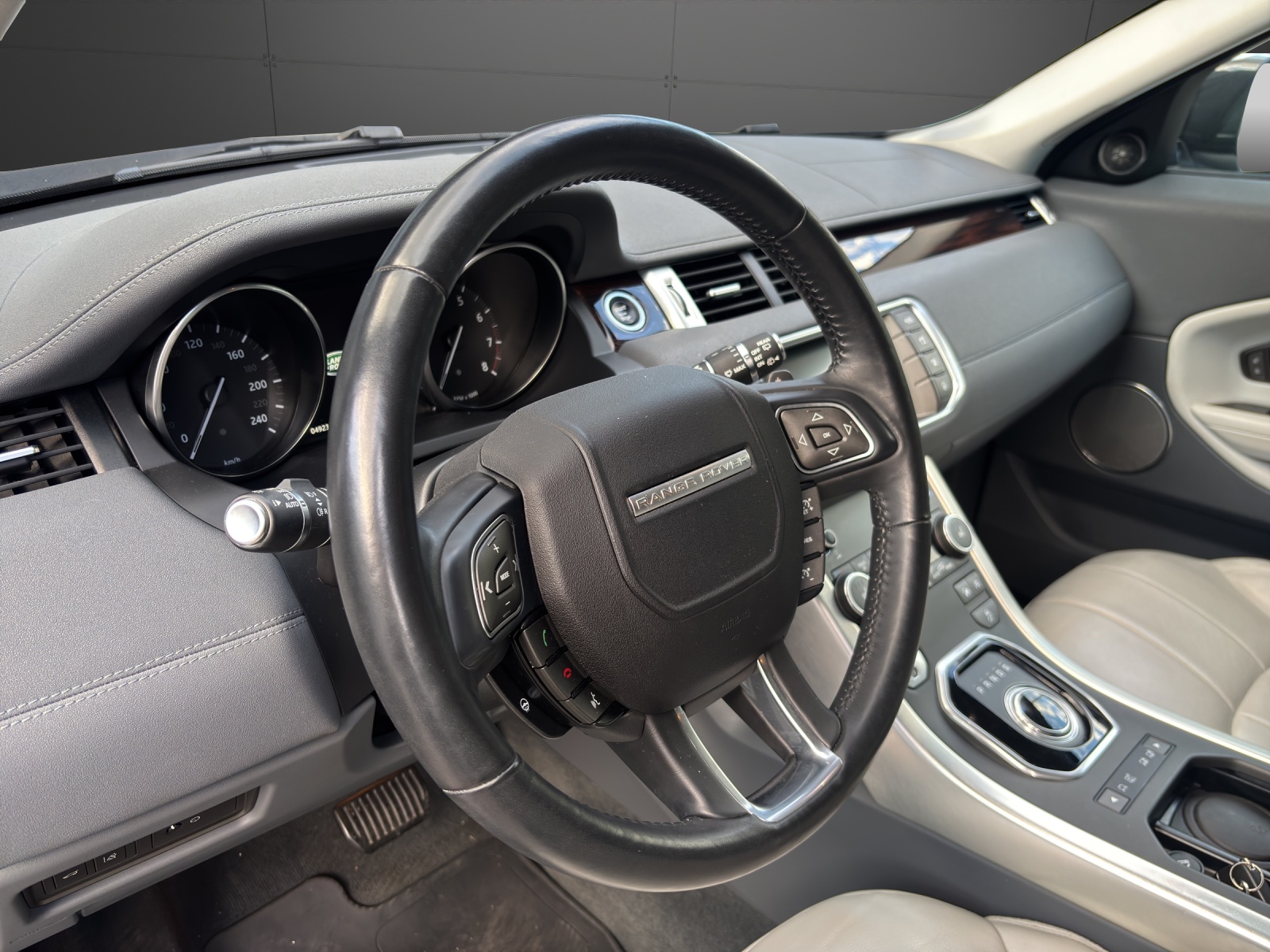 LAND ROVER Range Rover Evoque 2.0 Si4 SE Dynamic AT9-showroom-element-3