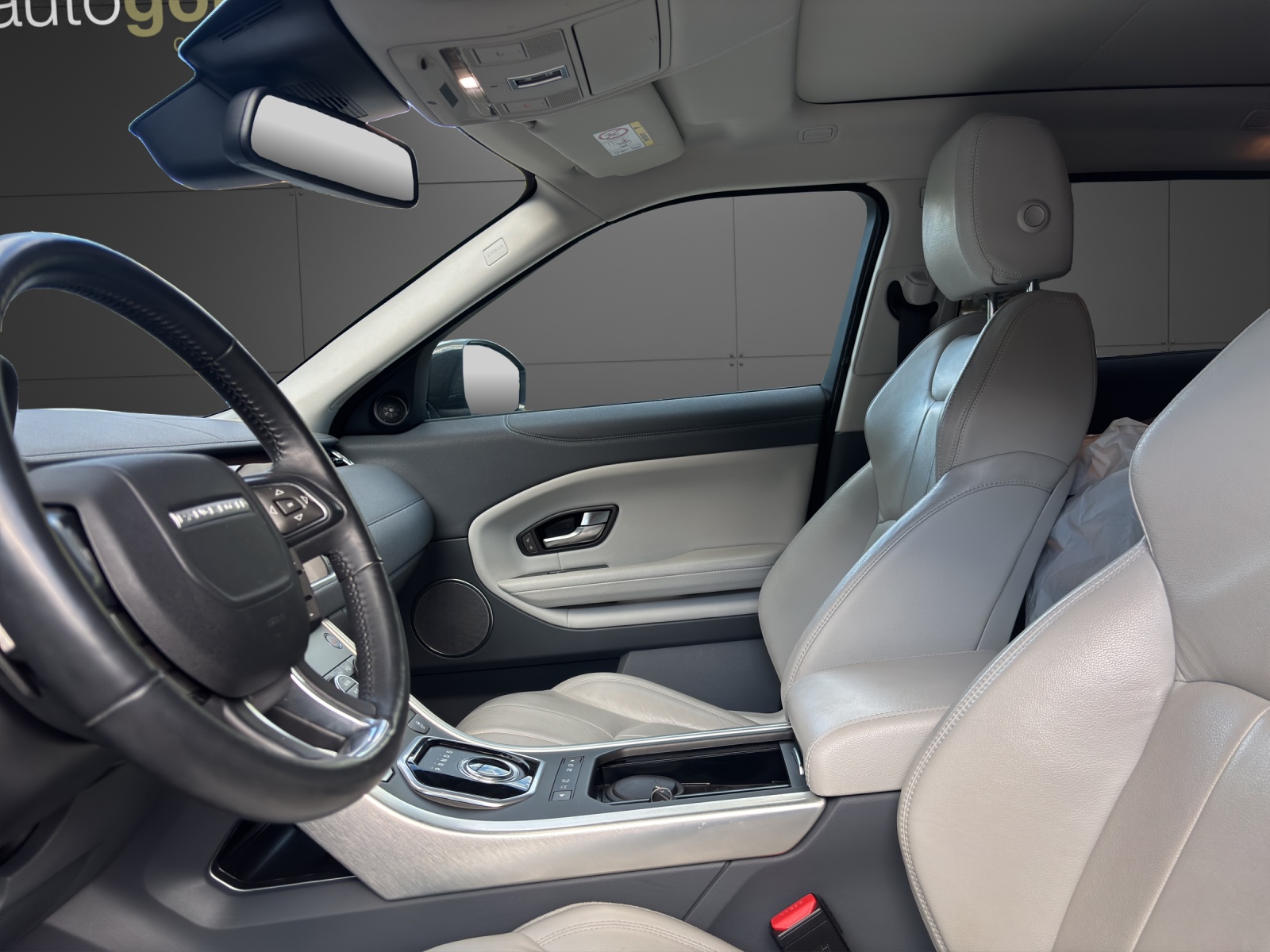 LAND ROVER Range Rover Evoque 2.0 Si4 SE Dynamic AT9-showroom-element-2